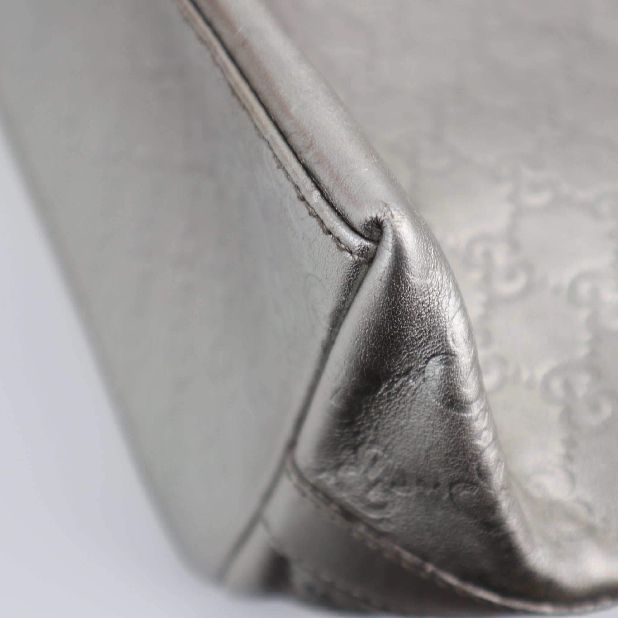 C2205 Gucci Hobo Bag Metallic Guccissima Hobo | Pre-Owned Excellent Silver metallic leather