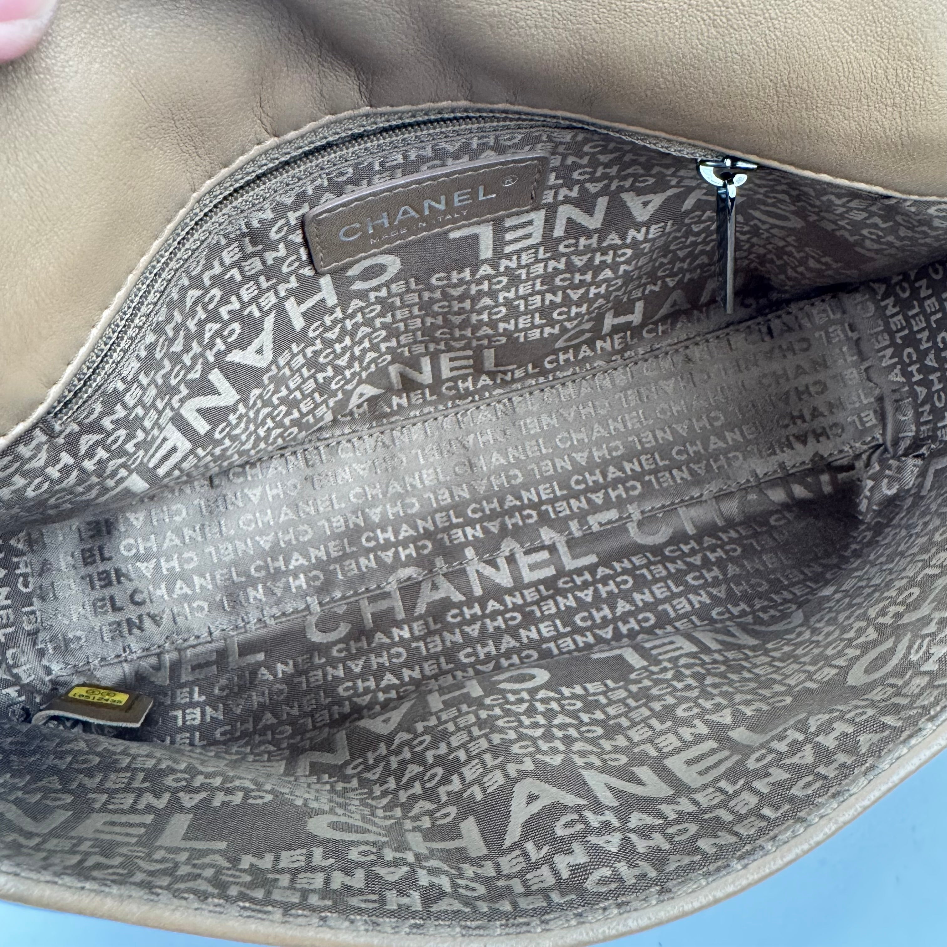 J0927 Chanel Quilted Lambskin Shoulder Bag Beige- Pre Owned