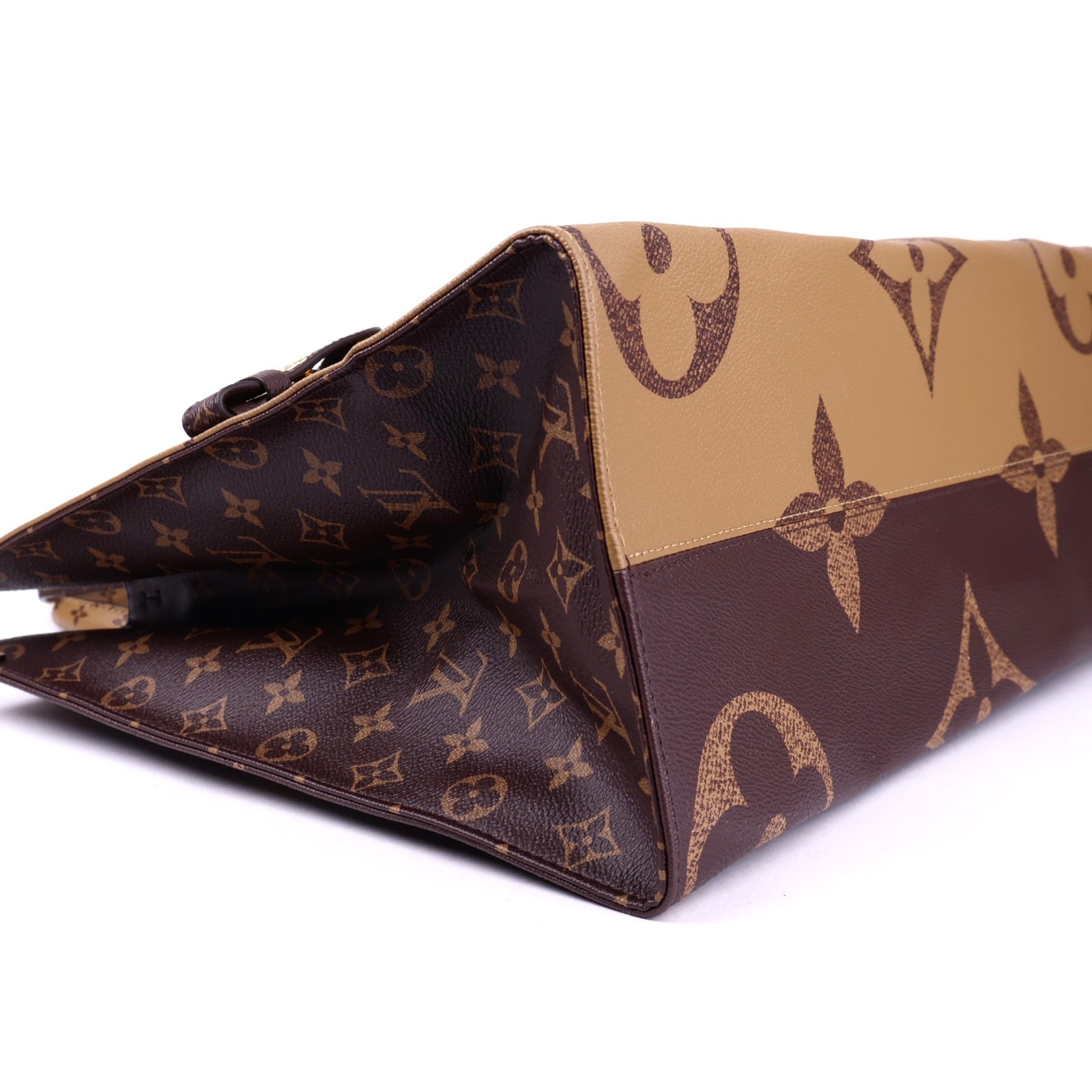 J2118 Louis Vuitton Monogram Reverse Giant OnTheGo Voyage- Pre Owned