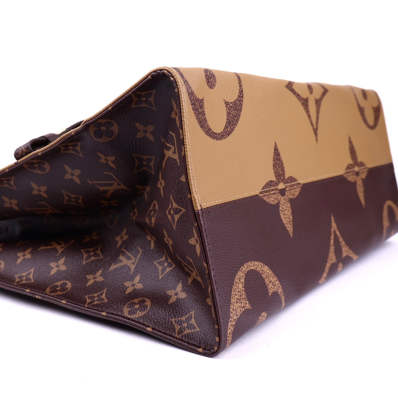 J2118 Louis Vuitton Monogram Reverse Giant OnTheGo Voyage- Pre Owned