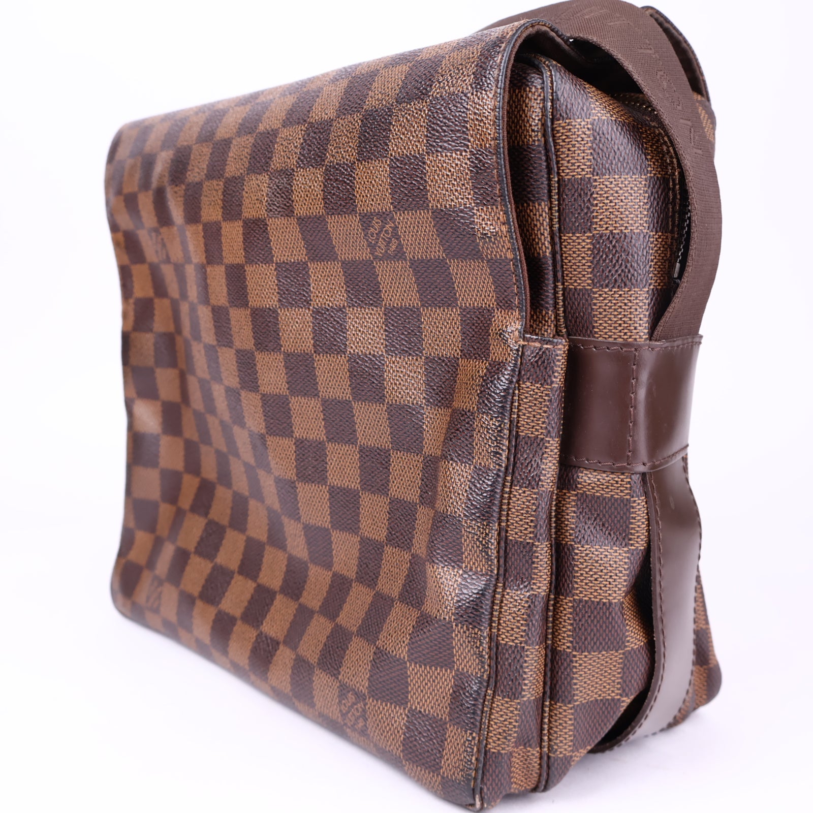 J3319 Louis Vuitton Damier Canvas Naviglio Messenger Bag- Pre Owned