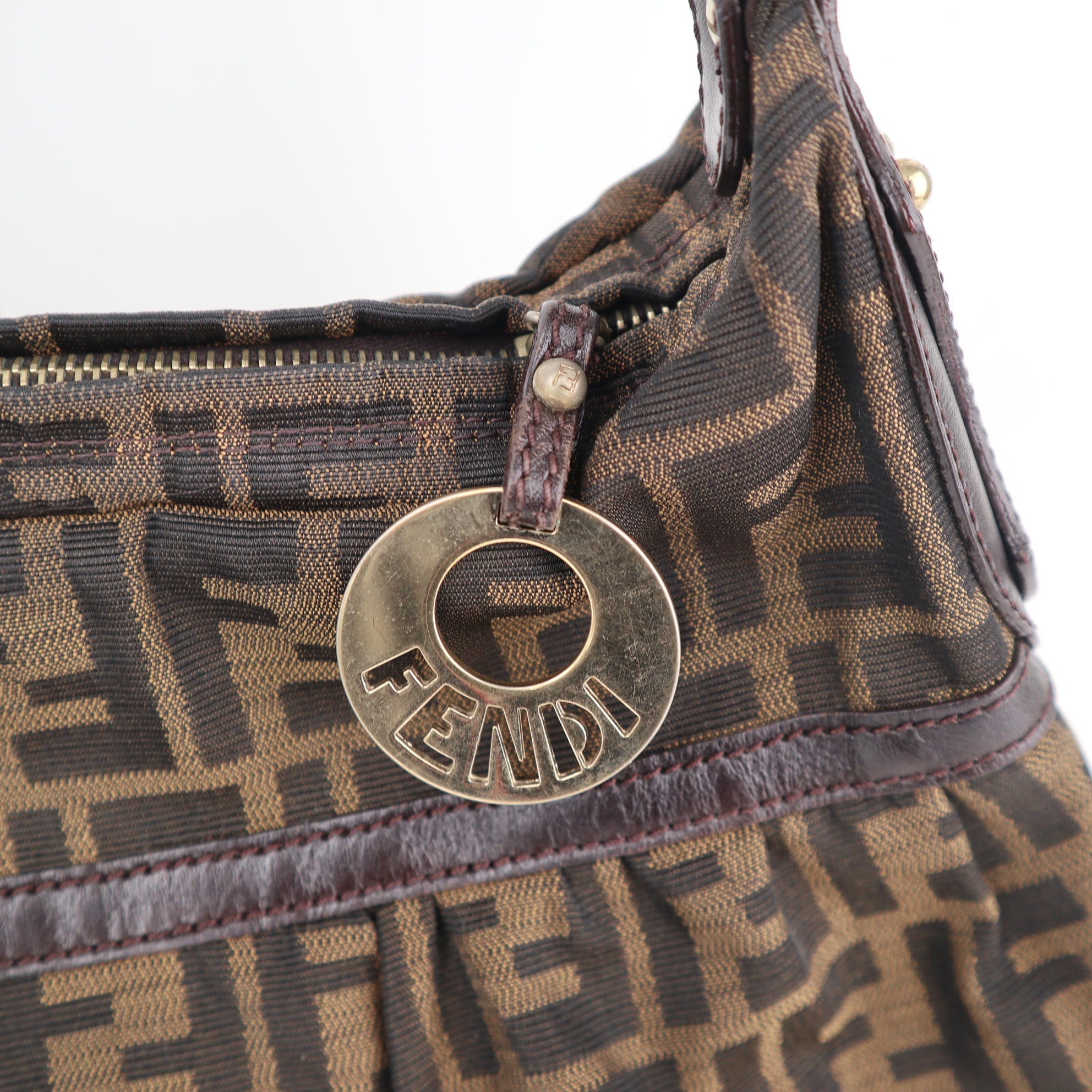 C2239 Fendi Shoulder Bag Zucca Cuoio Lucido Chef Hobo | Pre-Owned Very Good Brown Canvas And Patent Leather Trim