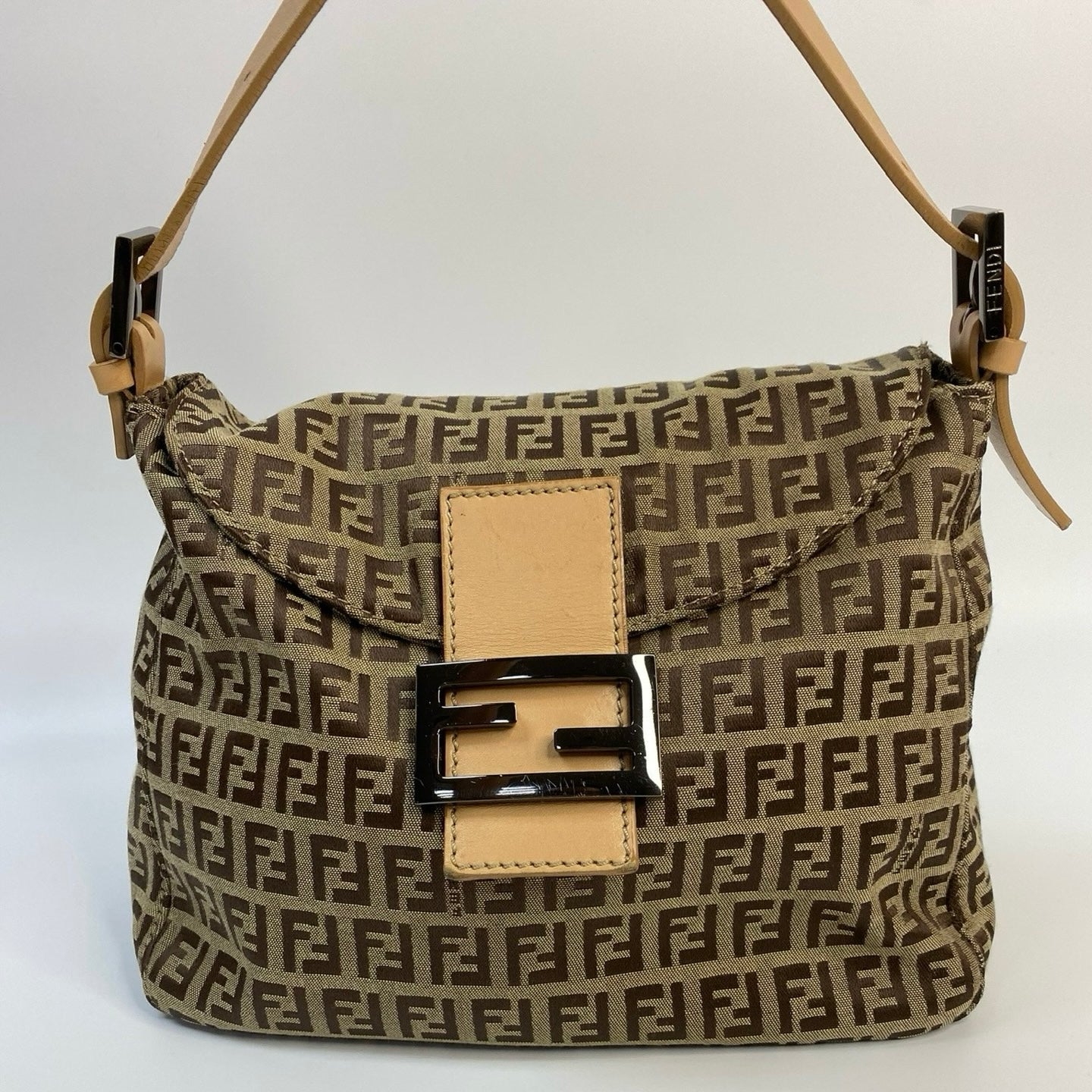 J2944 Fendi Shoulder Bag Zucchino Cnavas FF Double Flap Shoulder Bag | Pre-Owned Brown Canvas FF Monogram