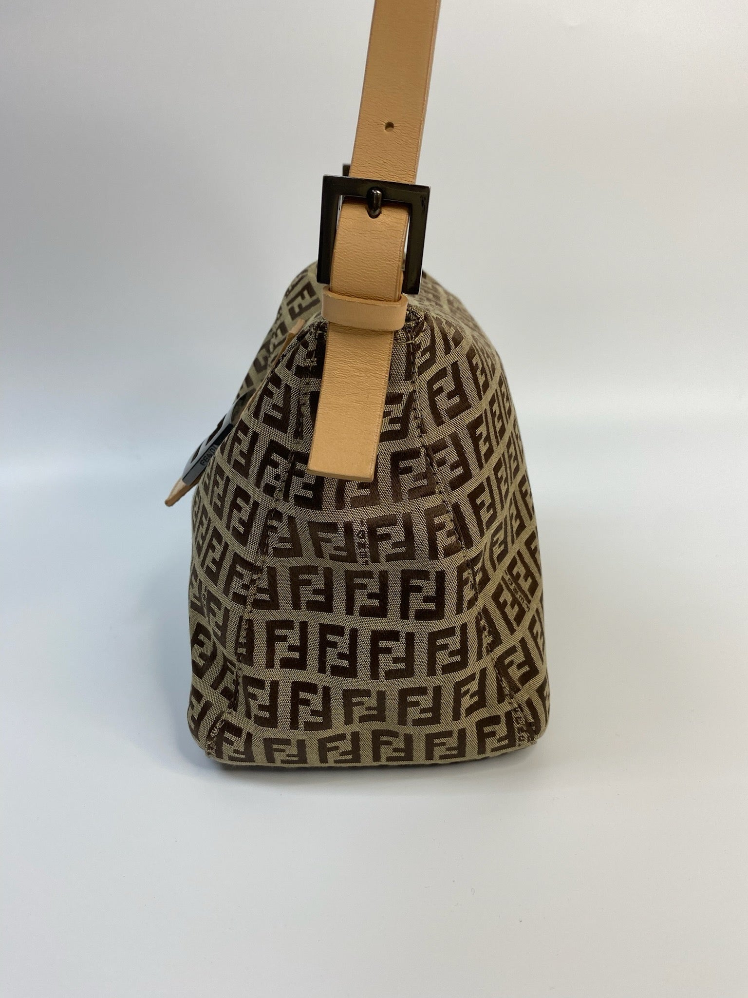 J2944 Fendi Shoulder Bag Zucchino Cnavas FF Double Flap Shoulder Bag | Pre-Owned Brown Canvas FF Monogram