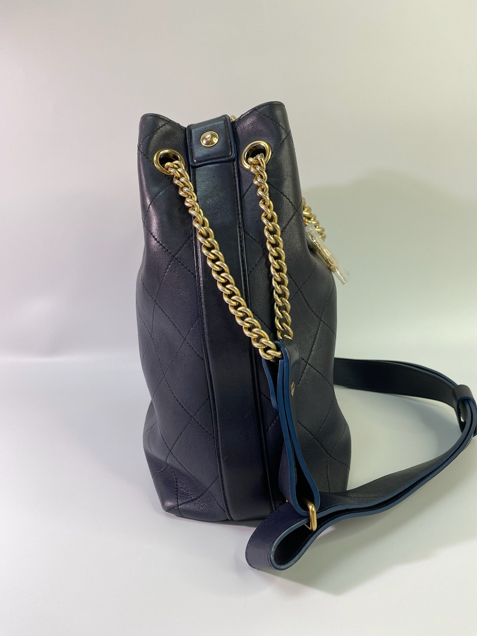 J2943 Chanel Shoulder Bag on my Should' Small Drawstring Bag | Pre-Owned