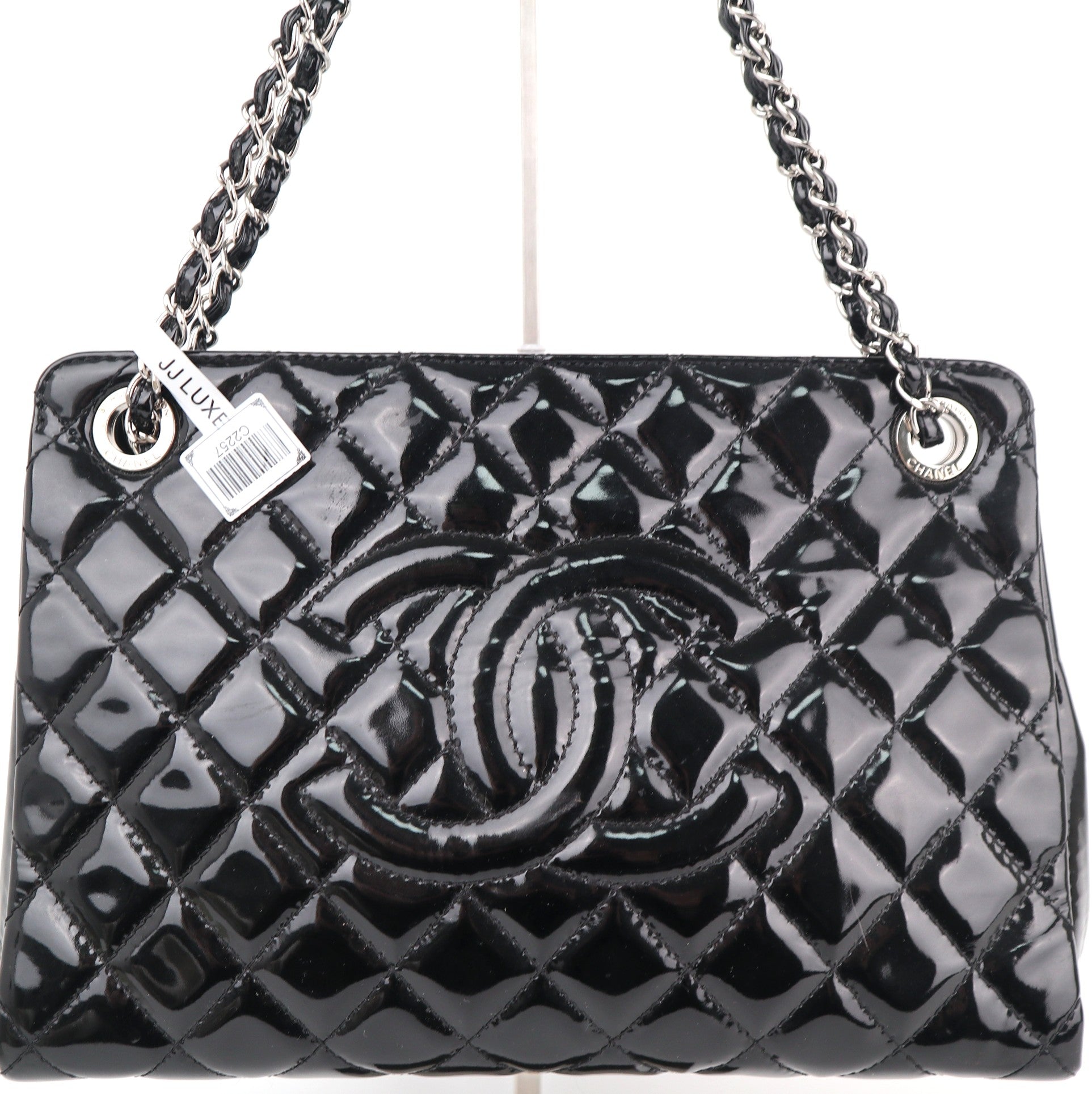 C2257 Chanel Shoulder Bag Timeless CC Shopping Tote | Pre-Owned Very Good Black Patent Leather