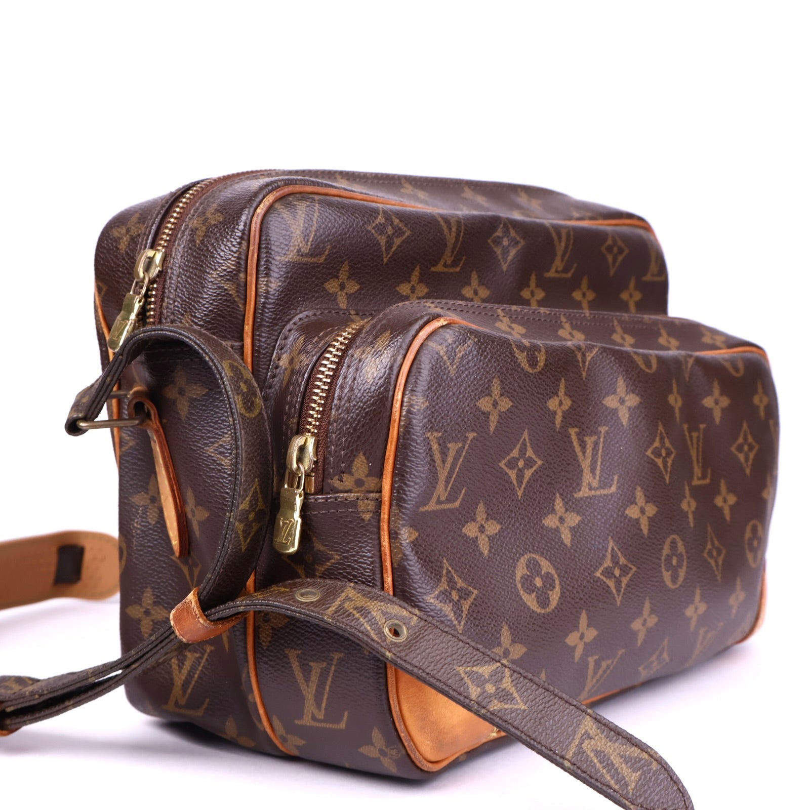 J3277 Louis Vuitton Nil Monogram Shoulder Bag- Pre Owned