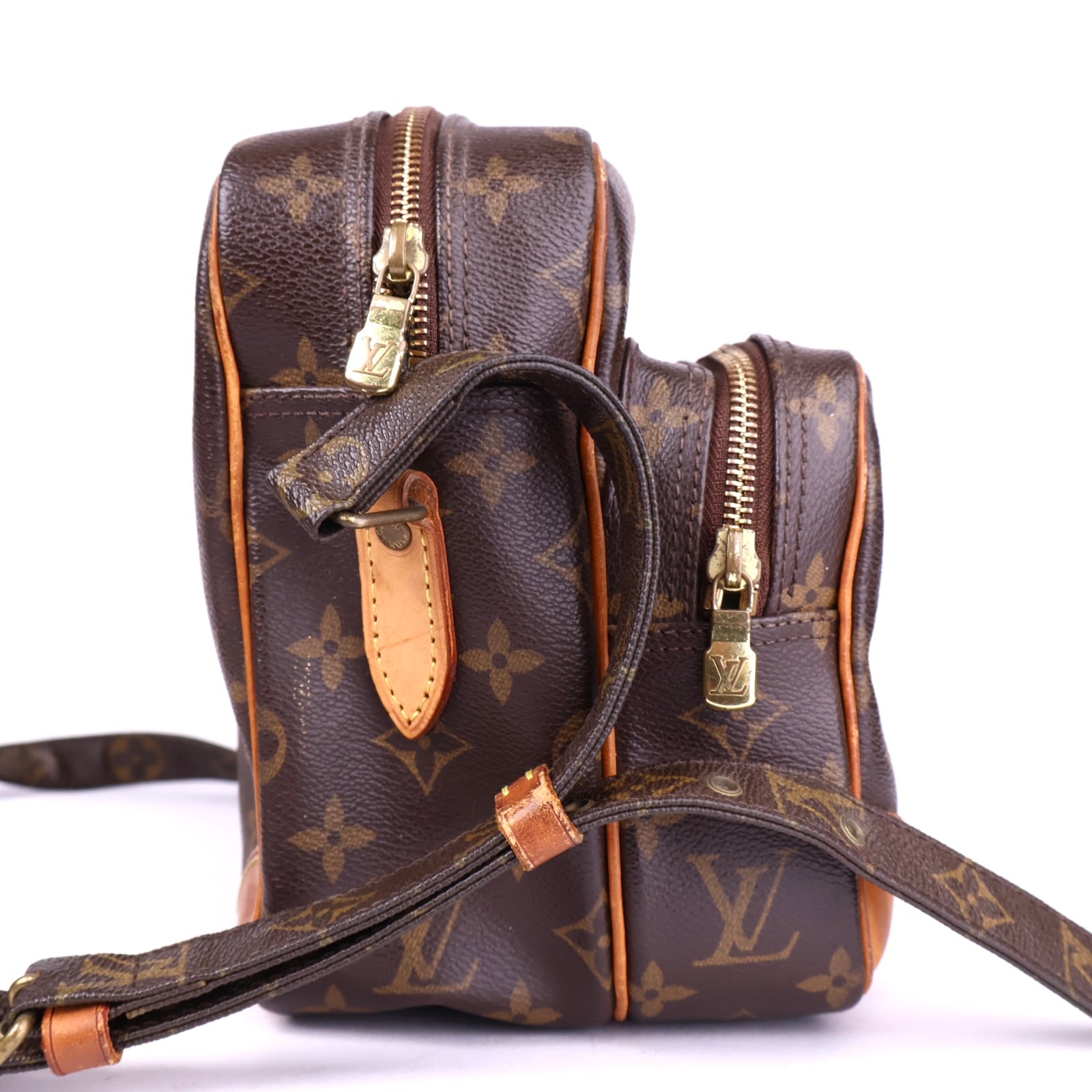 J3277 Louis Vuitton Nil Monogram Shoulder Bag- Pre Owned