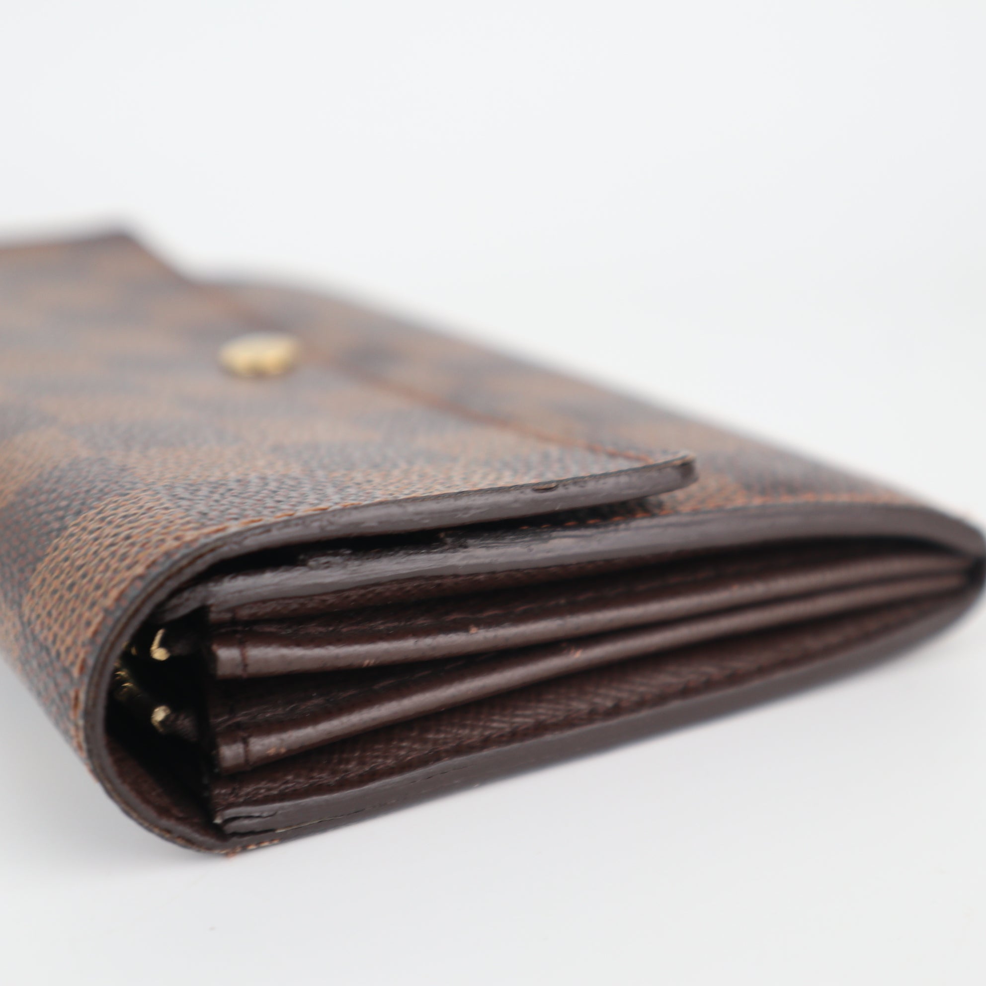 C2302 Louis Vuitton Wallet Damier Ebene Sarah Wallet | Pre-Owned Very Good Brown Damier Ebene Canvas