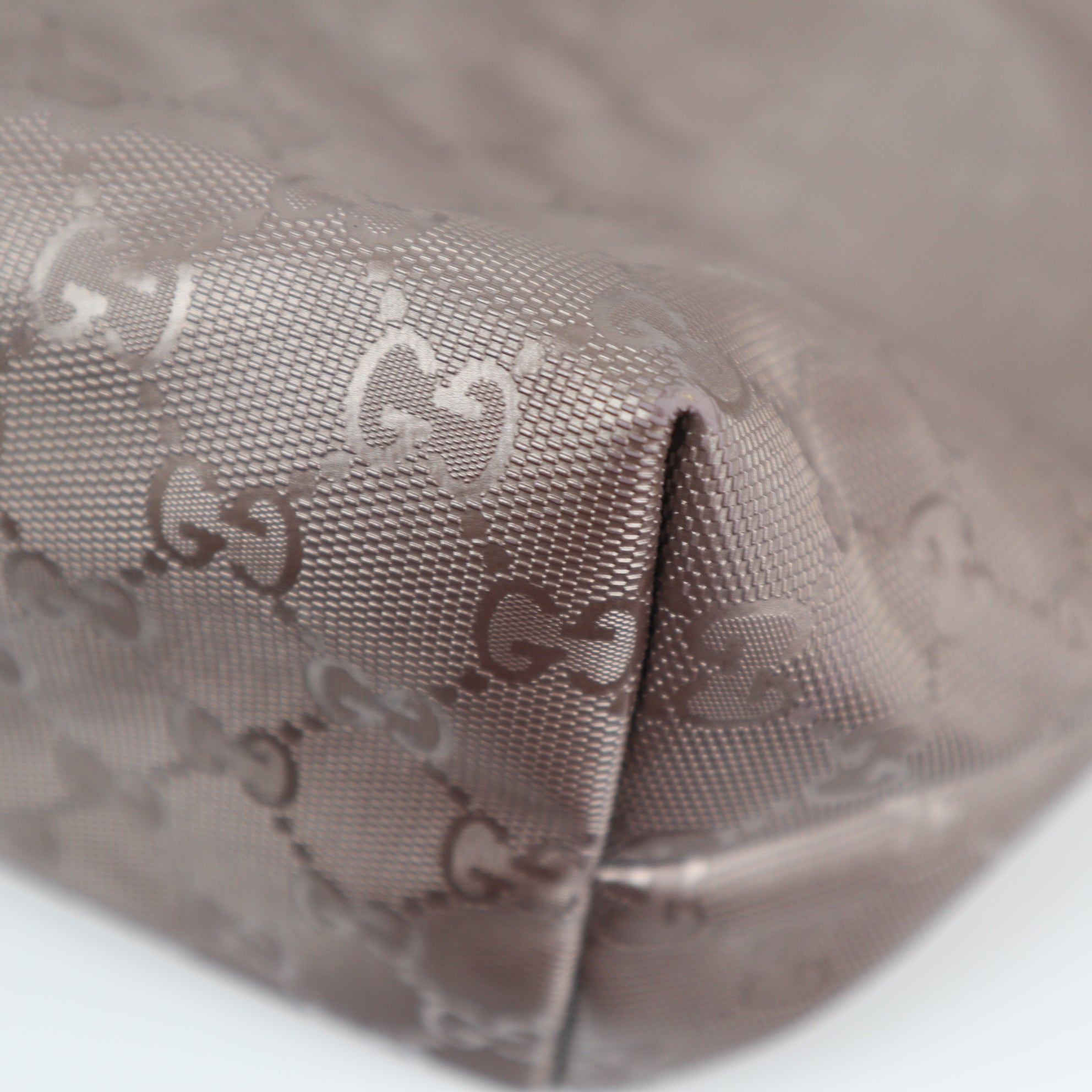 C2314 Gucci Tote Bag GG Imprime Monogram Medium Zippered Shopping Tote | Pre-Owned Very Good Red GG Monogram, Monogram Canvas