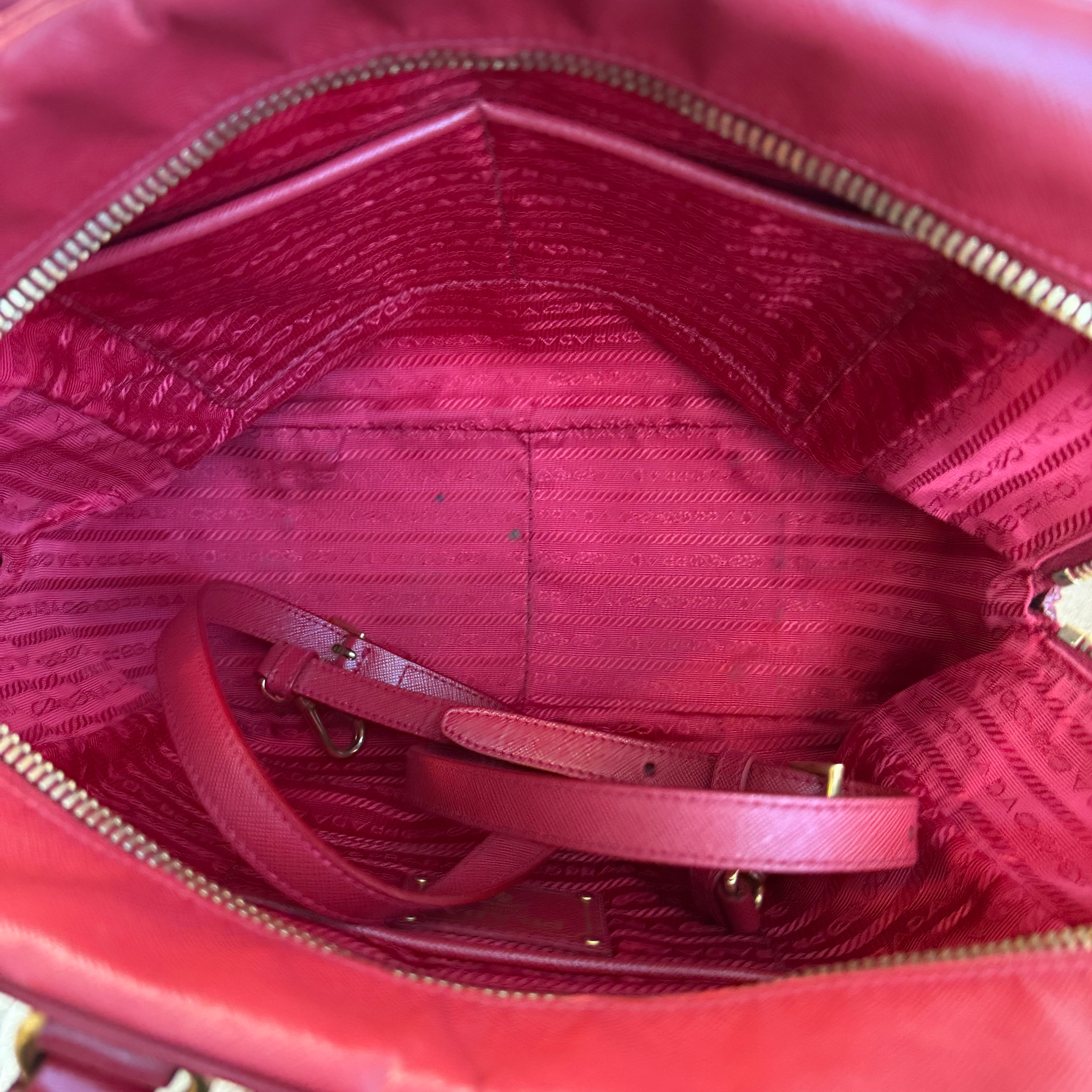 J2838 Prada Shoulder Bag Saffiano Lux | Pre-Owned Plain Leather