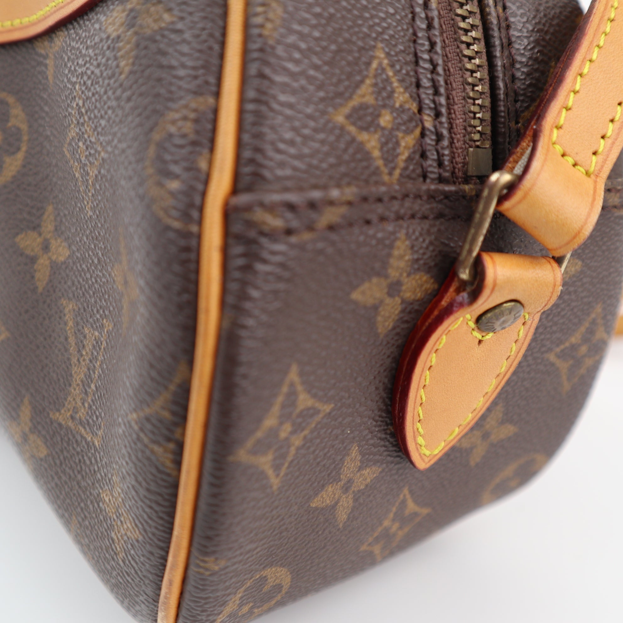 Louis Vuitton Blois Crossbody Bag C1481R | Pre-Owned Excellent Brown Monogram Canvas