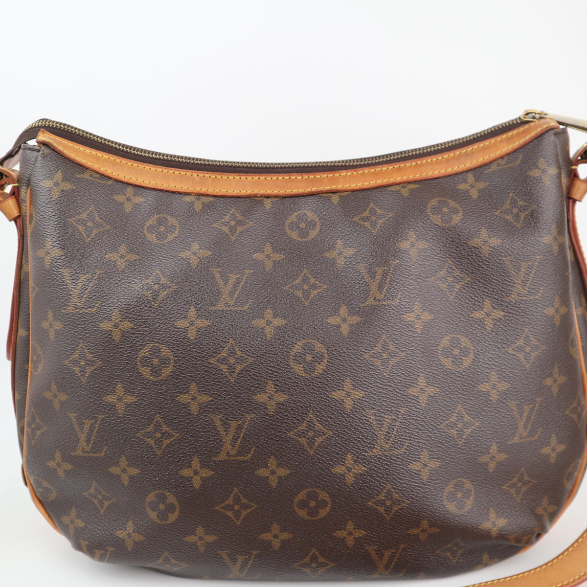 C2357 Louis Vuitton Shoulder Bag Monogram Tulum GM | Pre-Owned Very Good Brown Monogram Canvas