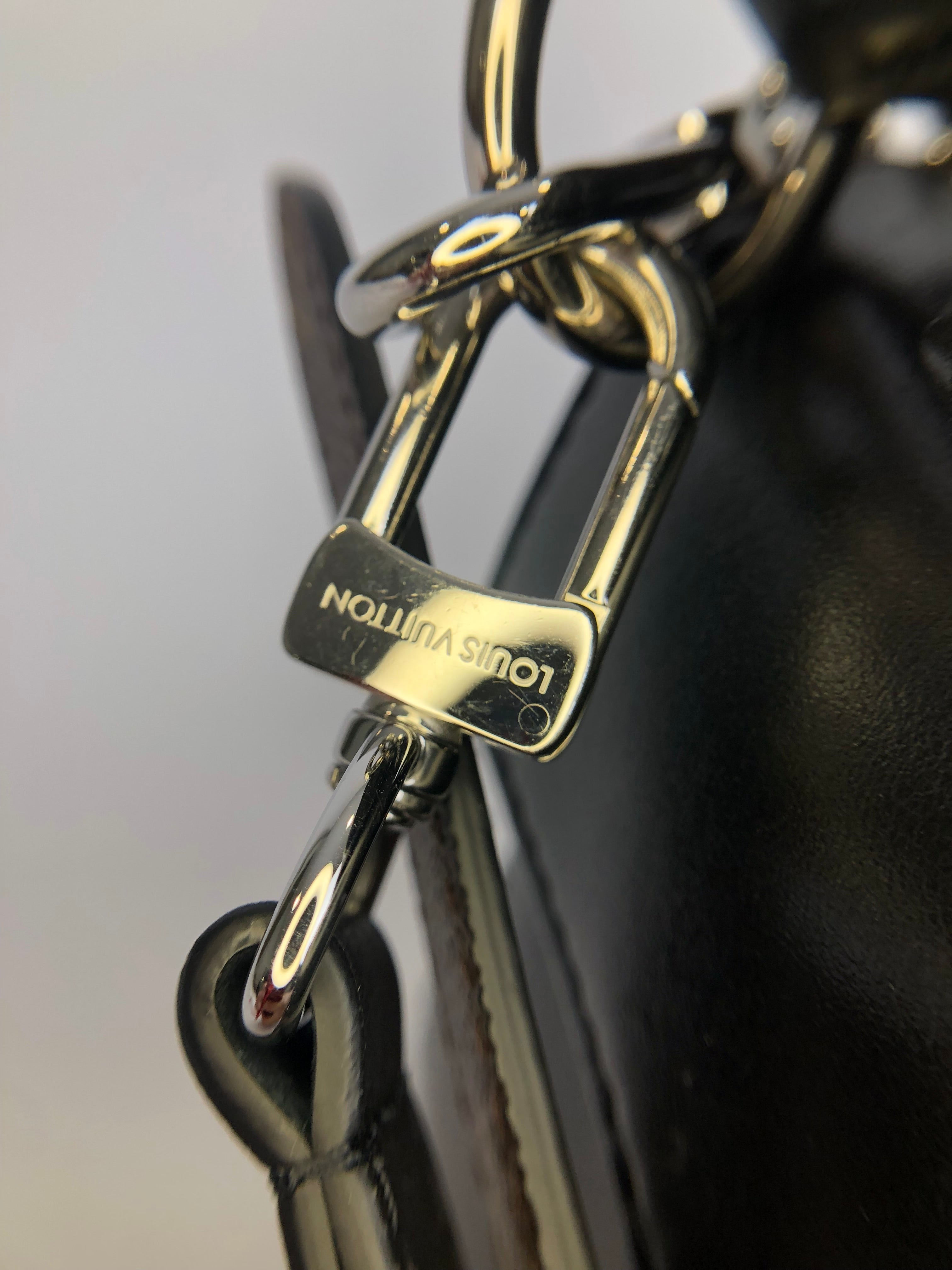 PRE OWNED-LV Monogram CarryAll Cargo Vibe