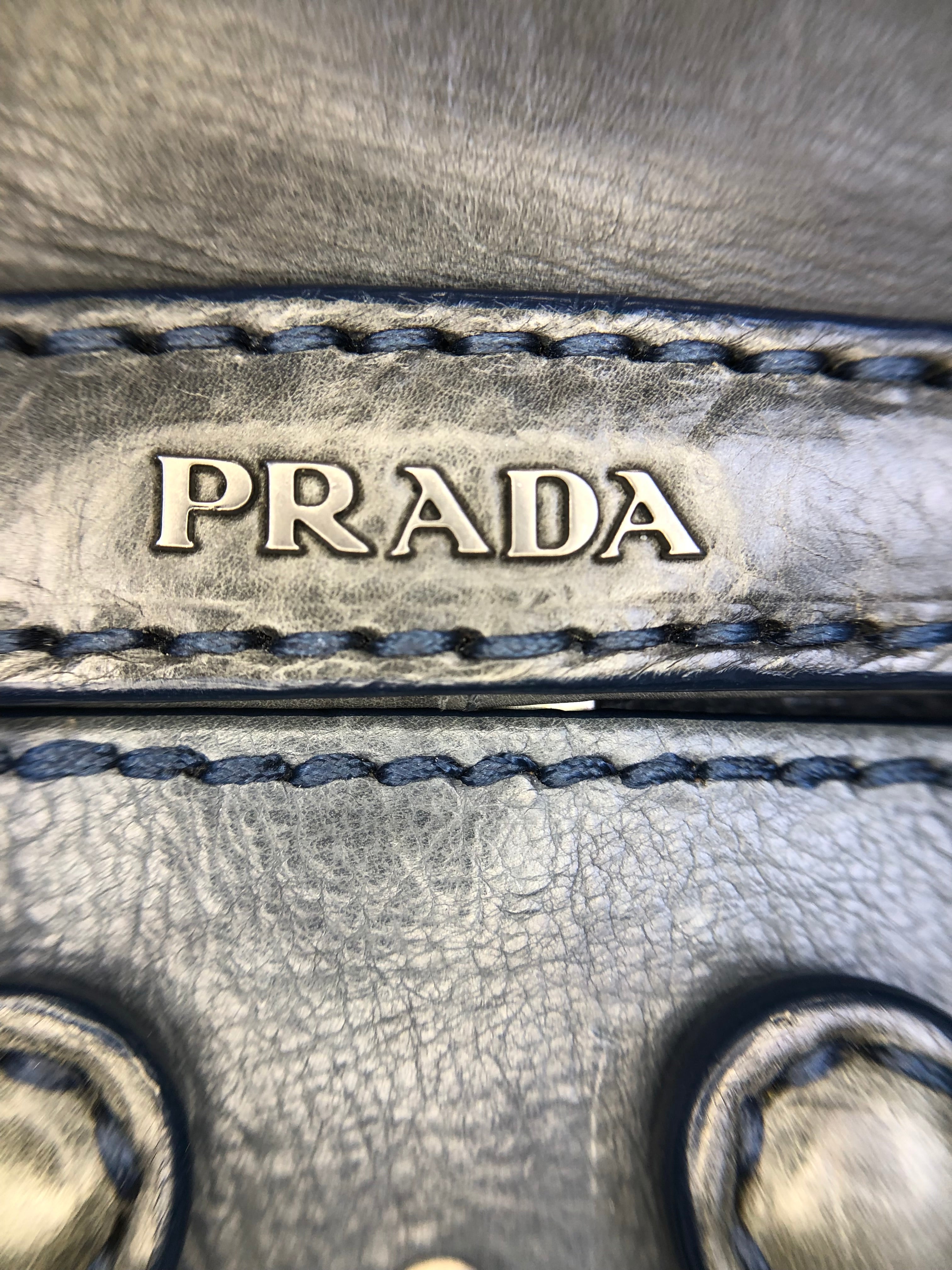 PRE OWNED-Prada Leather handbag