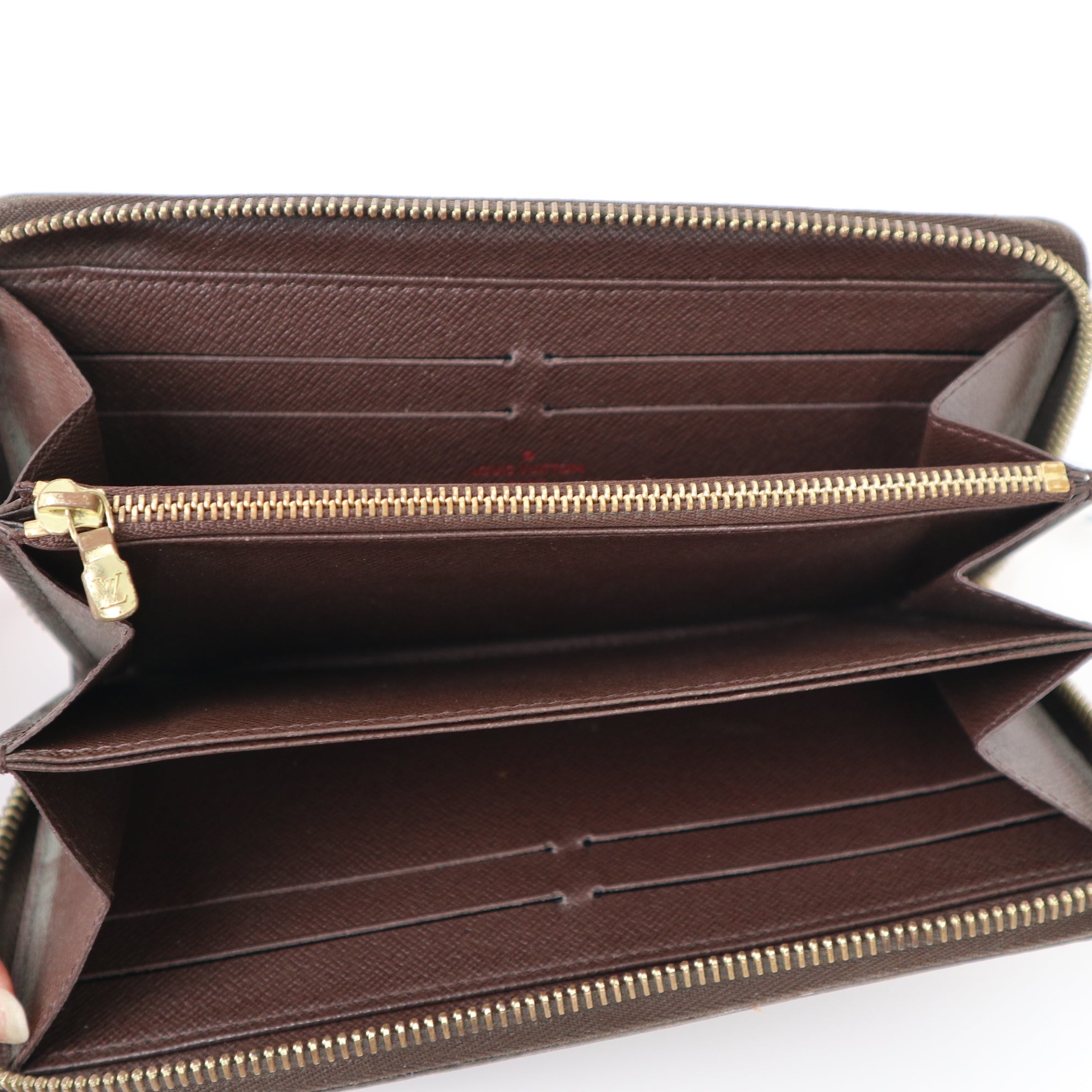 C2011 LOUIS VUITTON Damier Zippy Wallet -Pre Owned
