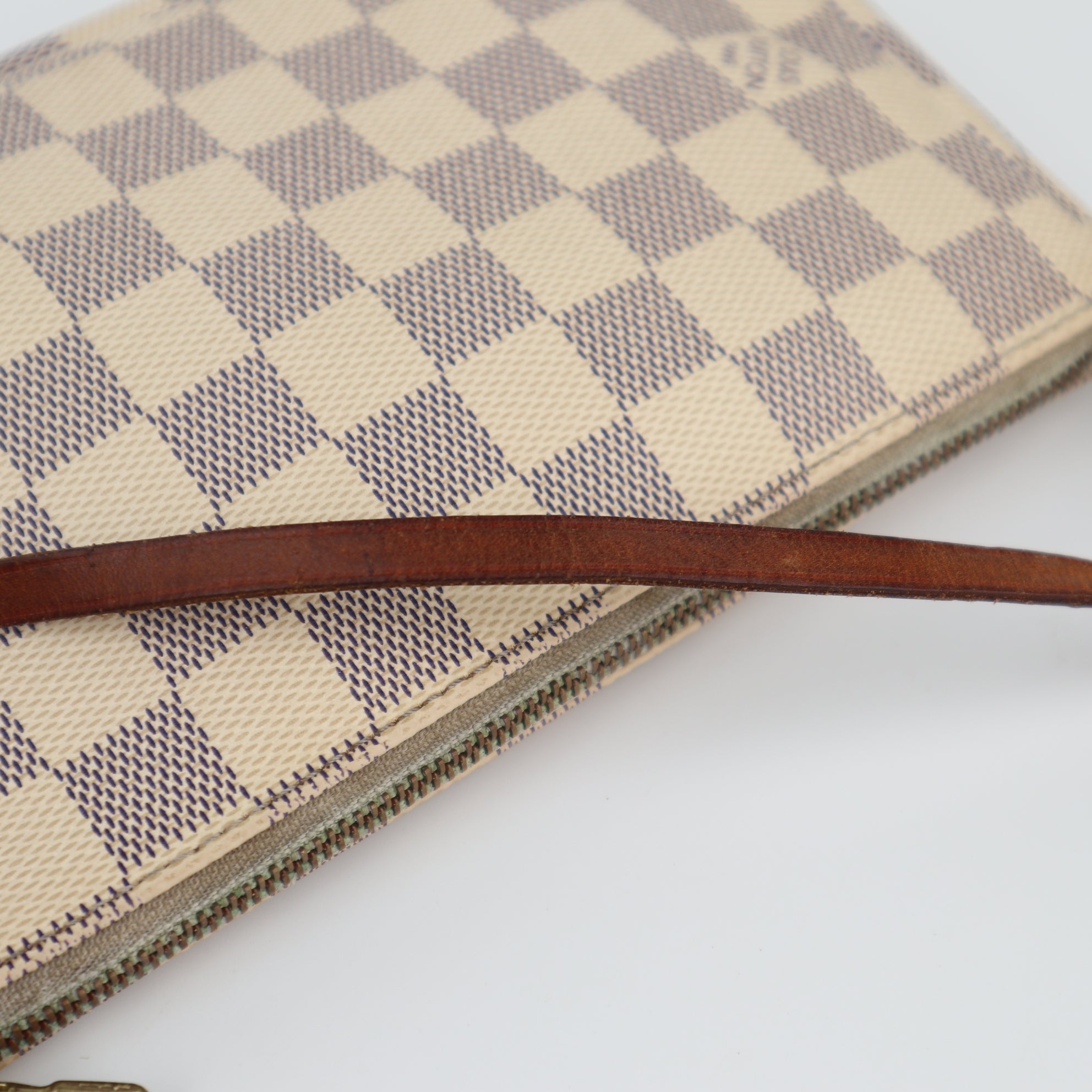 C2384 Louis Vuitton Shoulder Bag Pochette Accessoires Damier Azur Canvas | Pre-Owned Very Good White / Blue Coated canvas/Damier Azur