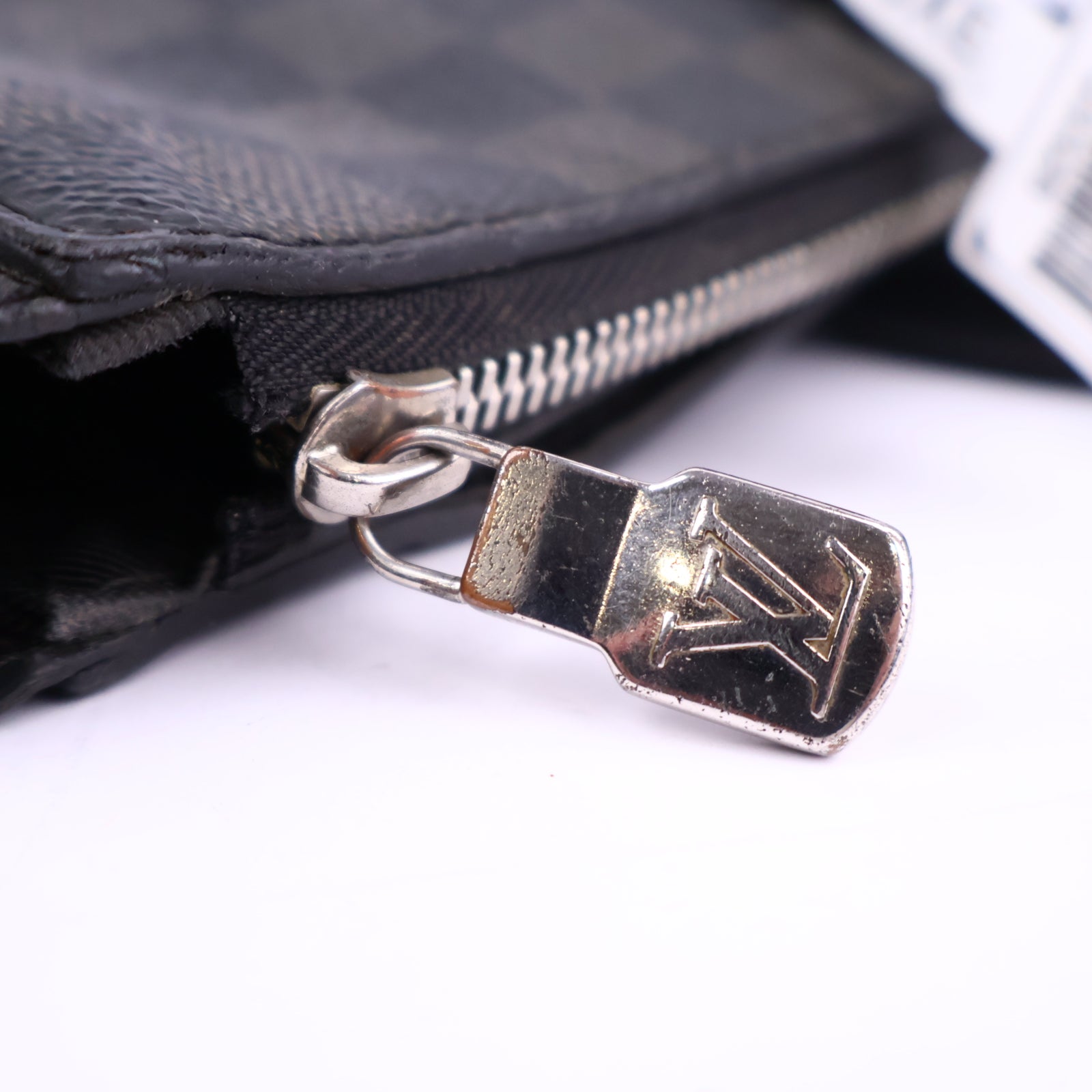 Louis Vuitton Damier Graphite Anton Briefcase Messenger Bag J3326 | Pre-Owned Excellent Black / Grey Damier Graphite Canvas