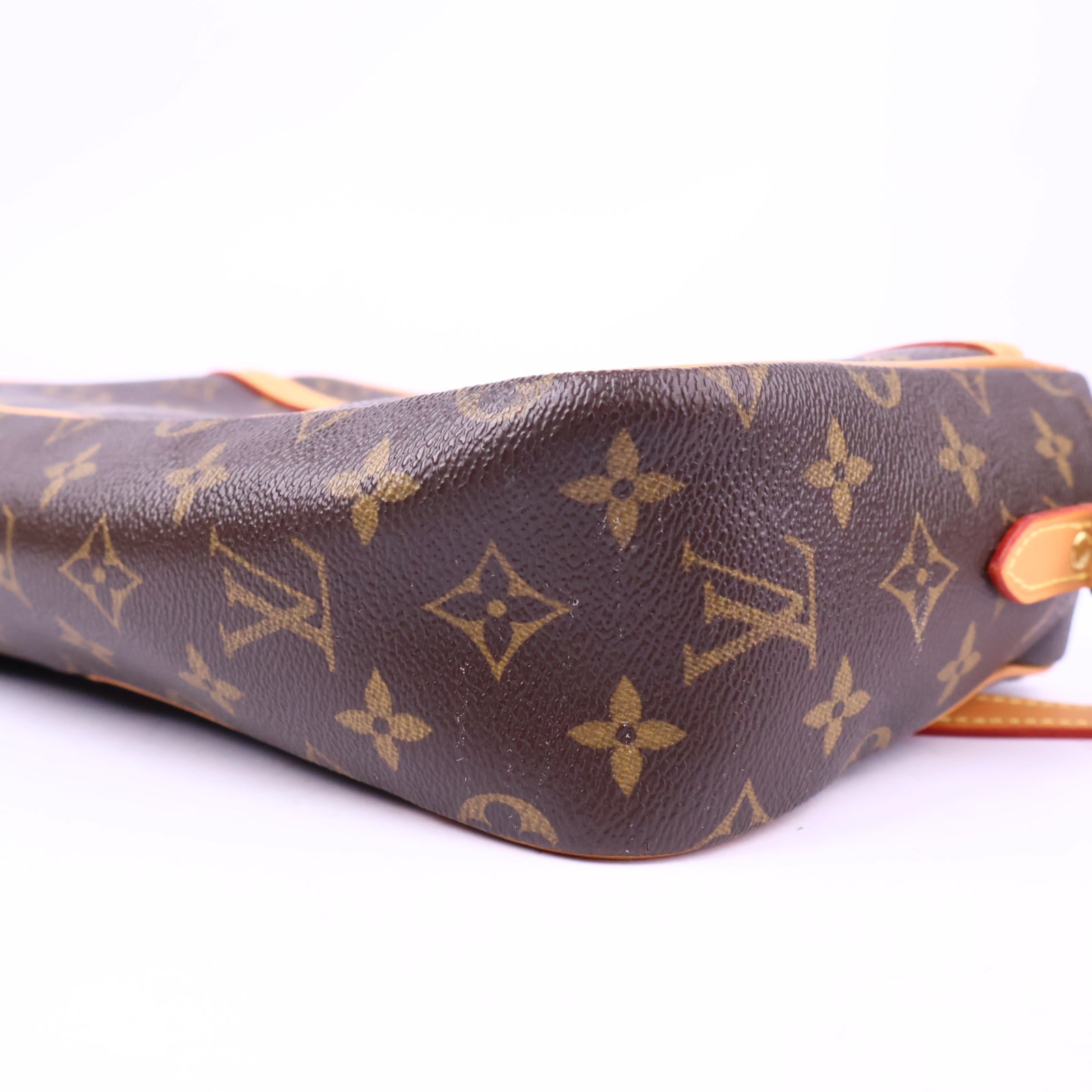 Louis Vuitton Monogram Trocadero 30 Crossbody Bag J3030R | Pre-Owned Very Good Brown Monogram Canvas
