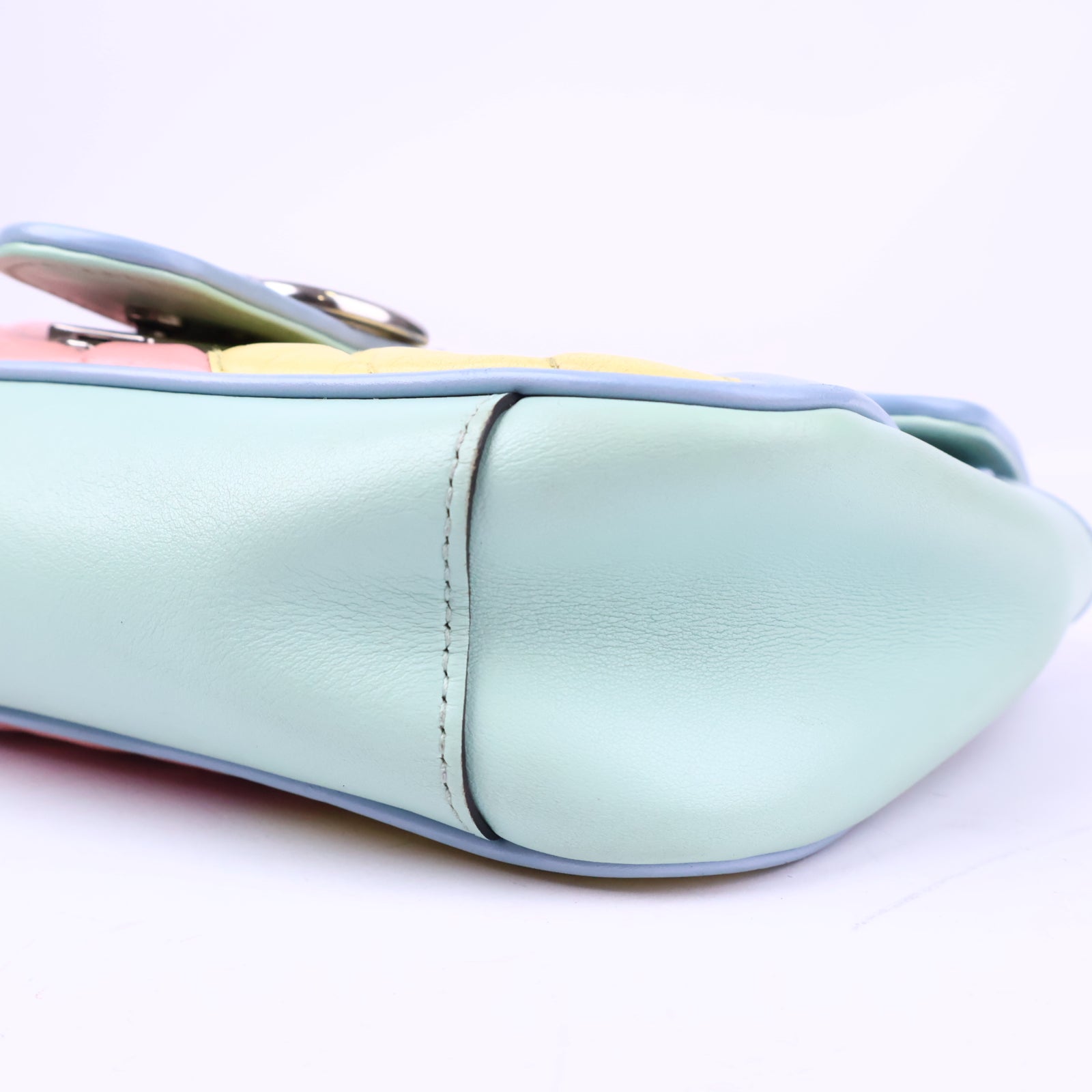 Gucci Calfskin Matelasse Diagonal Small GG Marmont Multicolor Pastel Crossbody Bag J3046 | Pre-Owned Excellent Leather