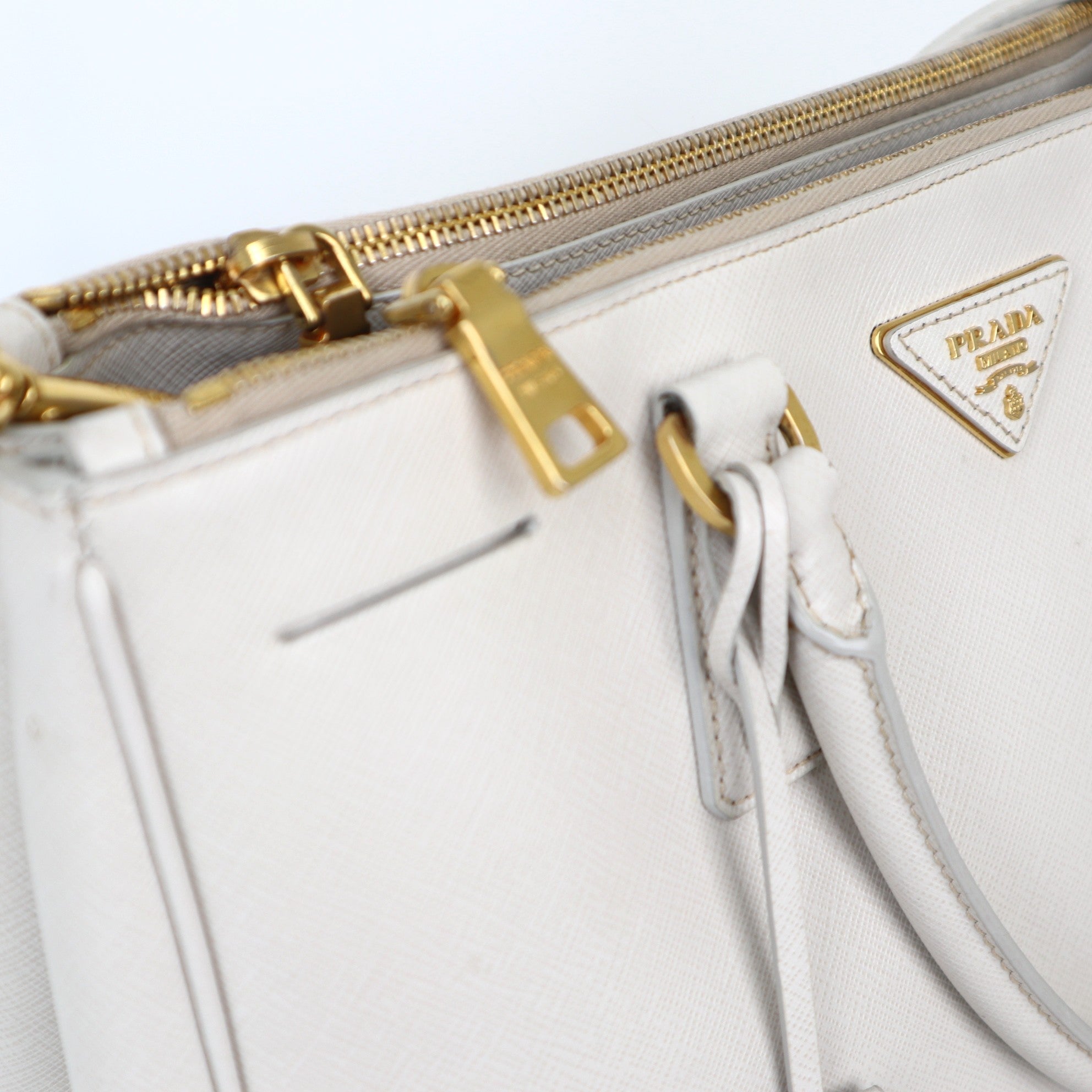 C2002 Prada Pomice Saffiano Leather Medium Double Zip Tote Bag-Pre Owned