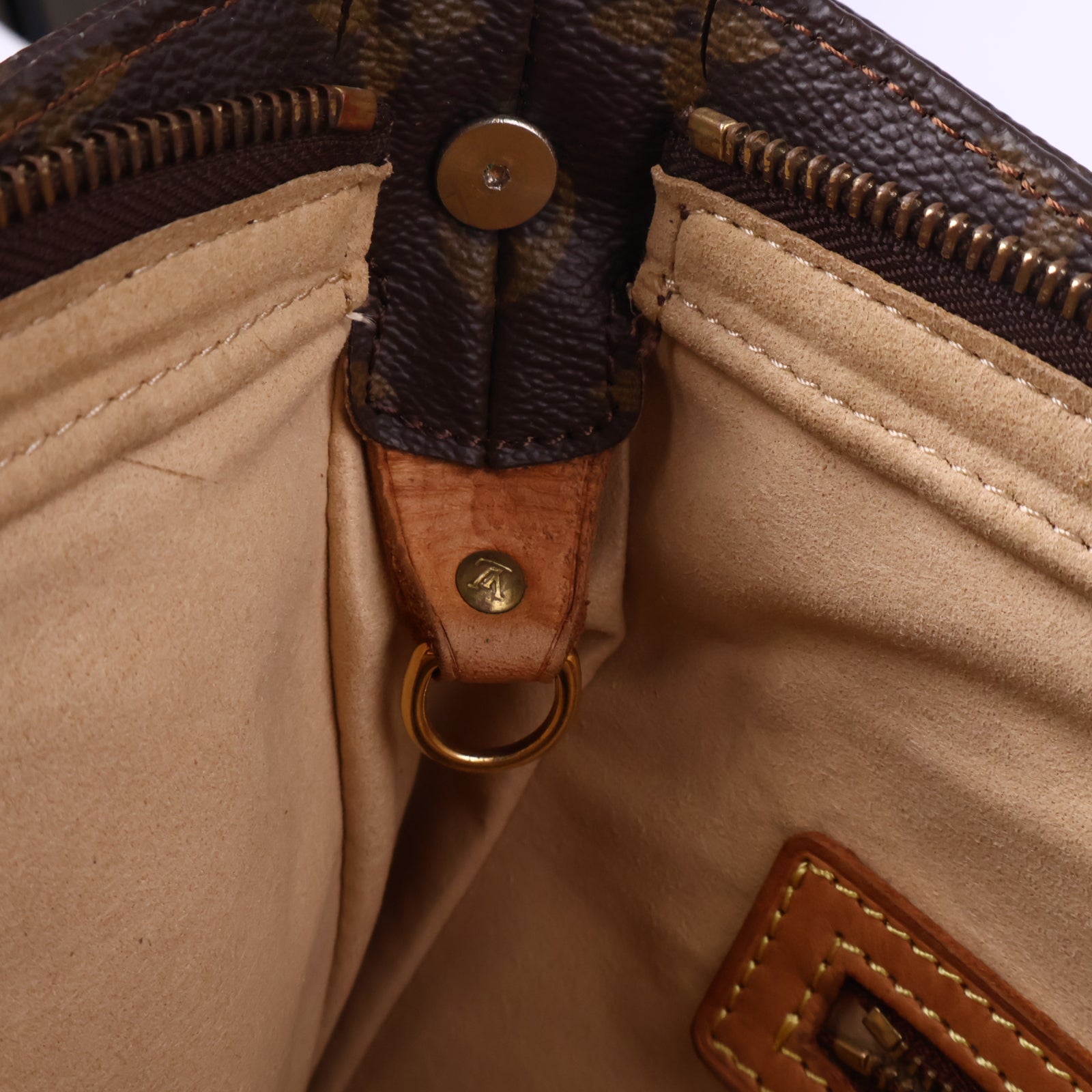 Louis Vuitton Monogram Looping MM Shoulder Bag J3048R | Pre-Owned Excellent Brown Monogram Canvas