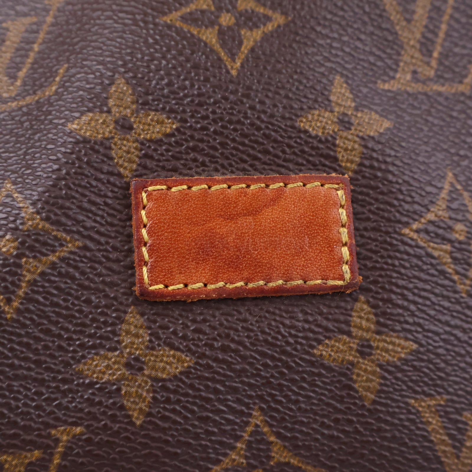 Louis Vuitton 30 Saumur Monogram Crossbody Bag J3040 | Pre-Owned Very Good Brown Monogram Canvas