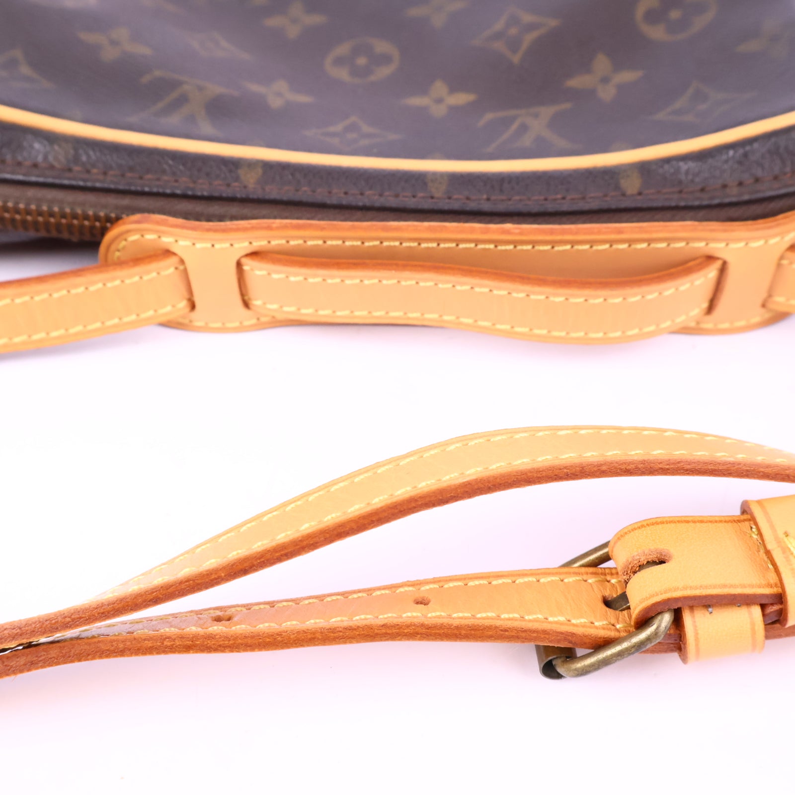 Louis Vuitton Monogram Pochette Marly Dragonne 22 Crossbody Bag J3181R | Pre-Owned Excellent Red Monogram Canvas