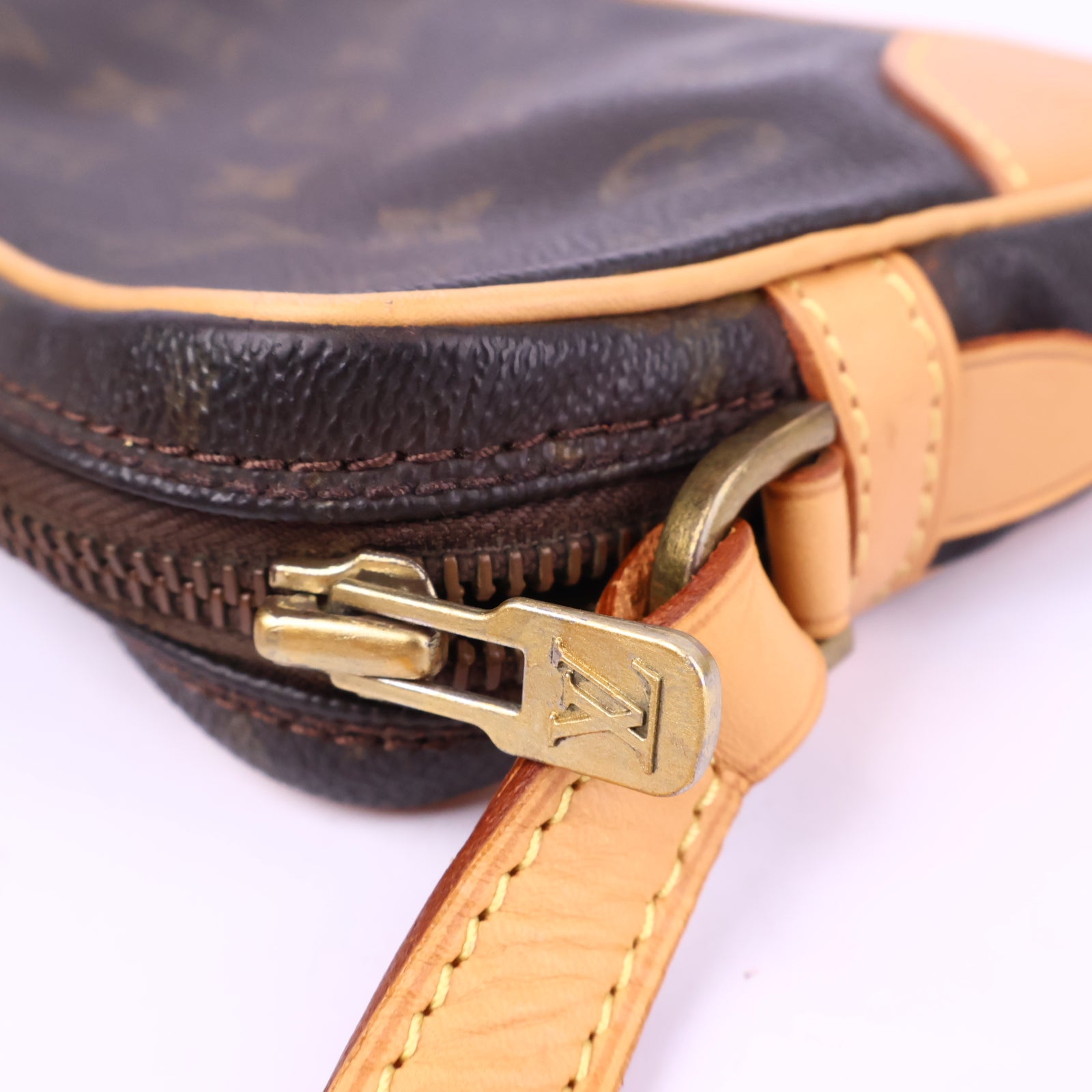 Louis Vuitton Monogram Pochette Marly Dragonne 22 Crossbody Bag J3181R | Pre-Owned Excellent Red Monogram Canvas
