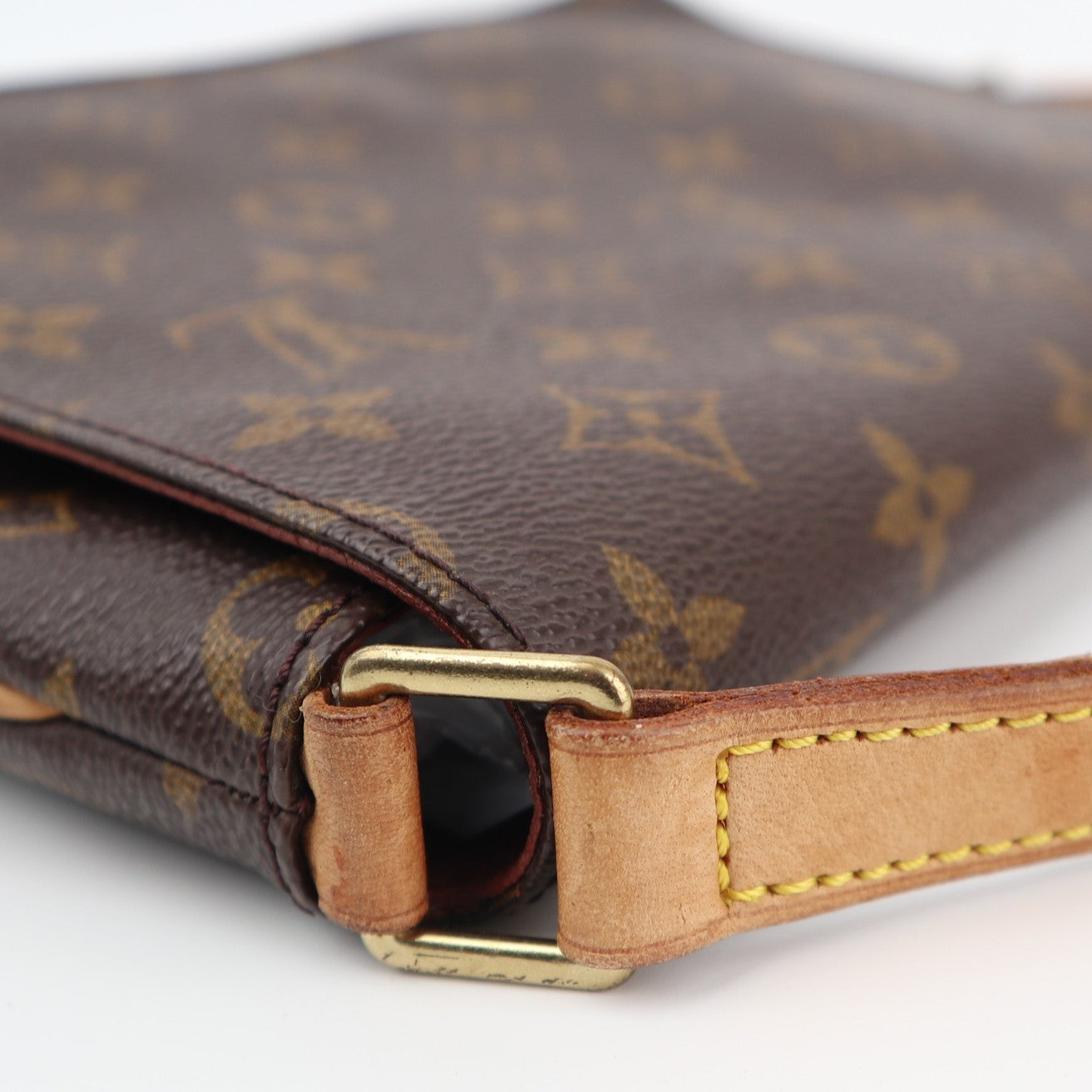 Louis Vuitton Monogram Musette Tango Crossbody Bag C1536 | Pre-Owned Very Good Tan Monogram Canvas
