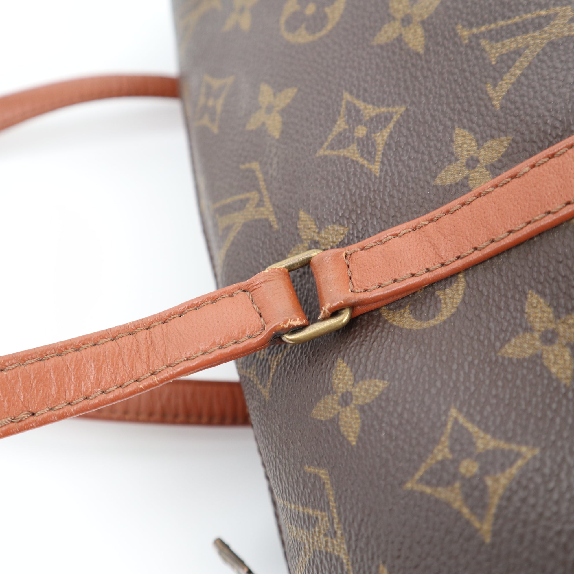 Louis Vuitton Papillon 30 Monogram Canvas Shoulder Bag C1537 | Pre-Owned Very Good Brown Monogram Canvas