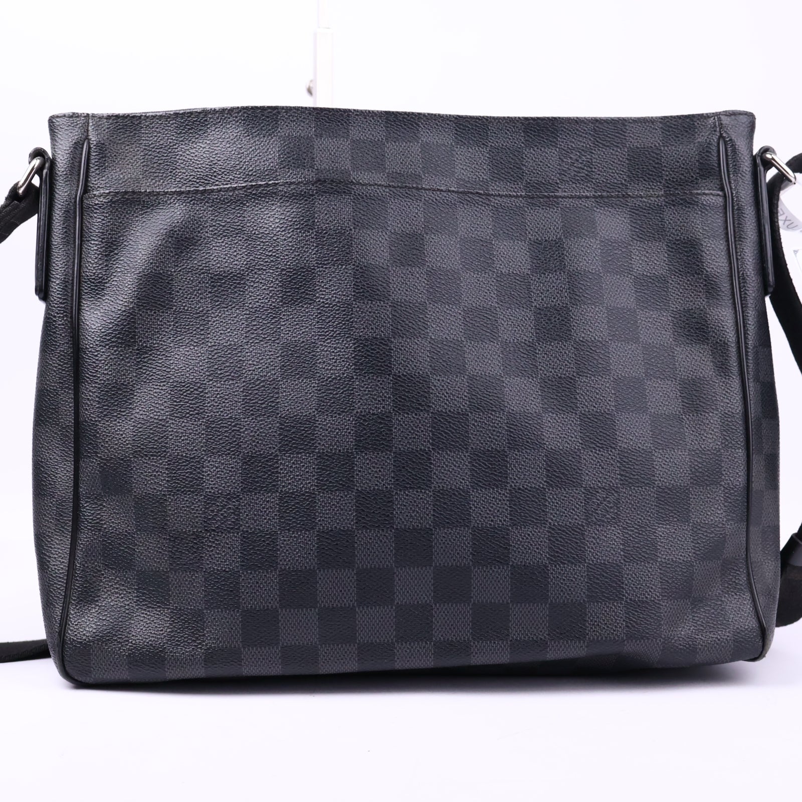 Louis Vuitton District Damier Graphite Messenger Bag J3052 | Pre-Owned Like New Black / Grey Damier Graphite Canvas