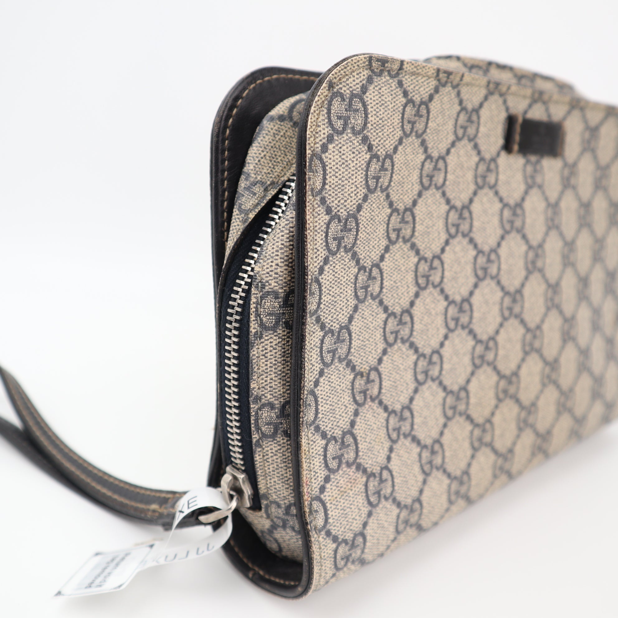 Gucci GG Supreme Pouch Clutch C1546 | Pre-Owned Very Good Brown Monogram Canvas