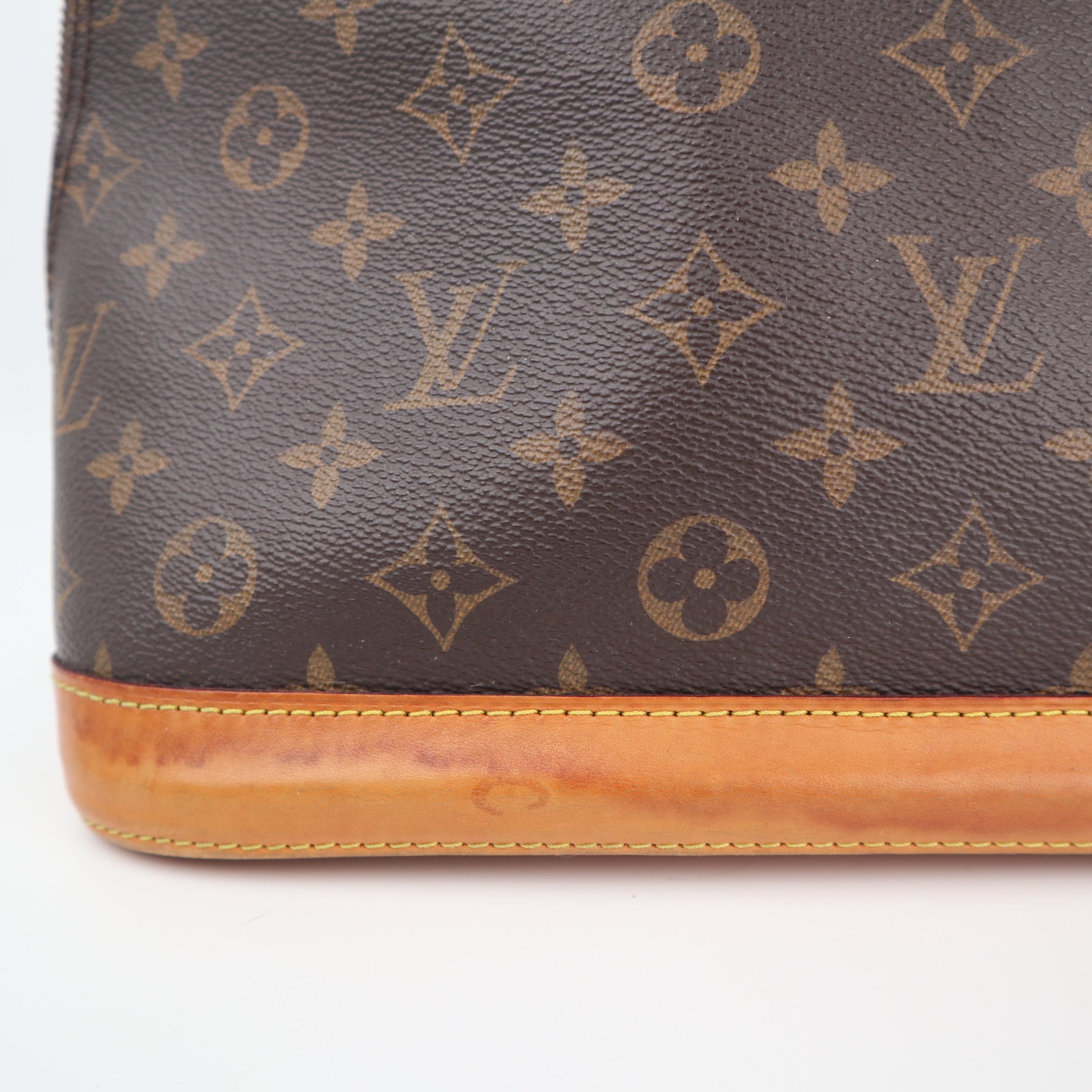 Louis Vuitton Monogram Alma PM Shoulder Bag C1561 | Pre-Owned Very Good Brown Monogram Canvas