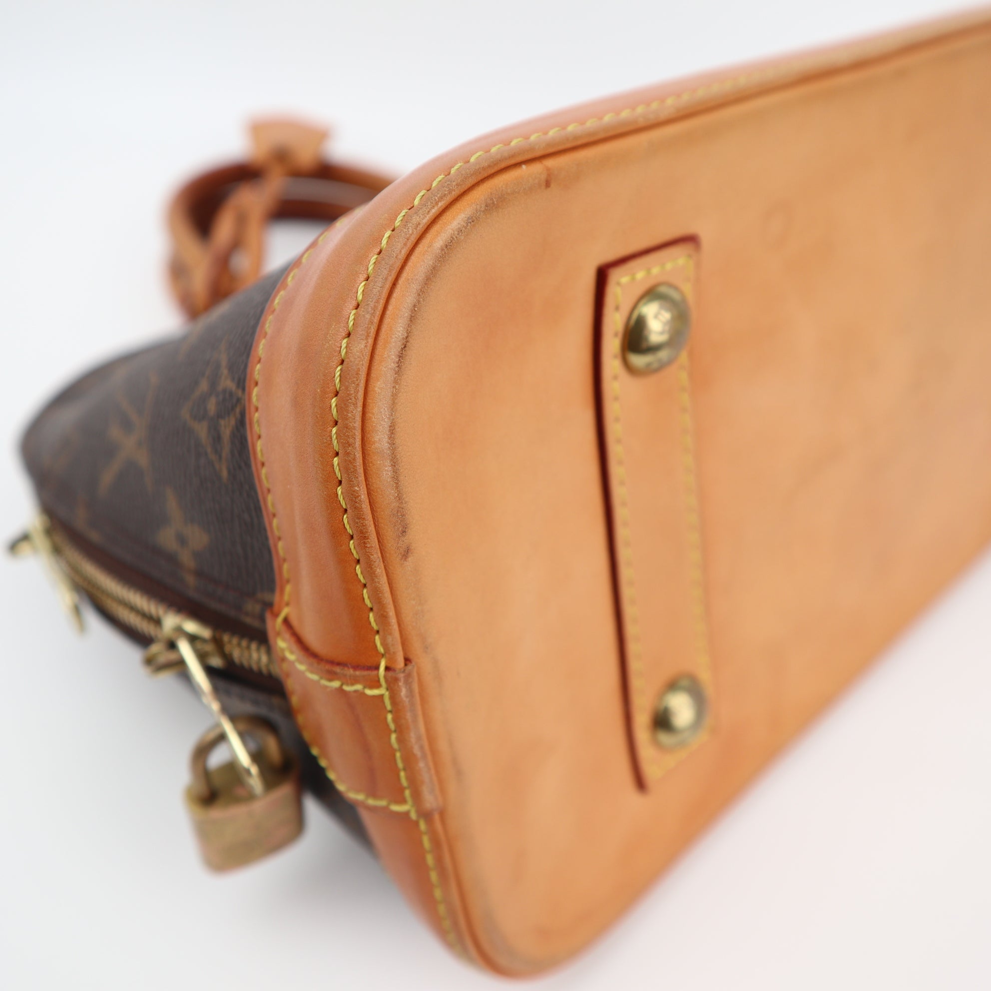 Louis Vuitton Monogram Alma PM Shoulder Bag C1561 | Pre-Owned Very Good Brown Monogram Canvas