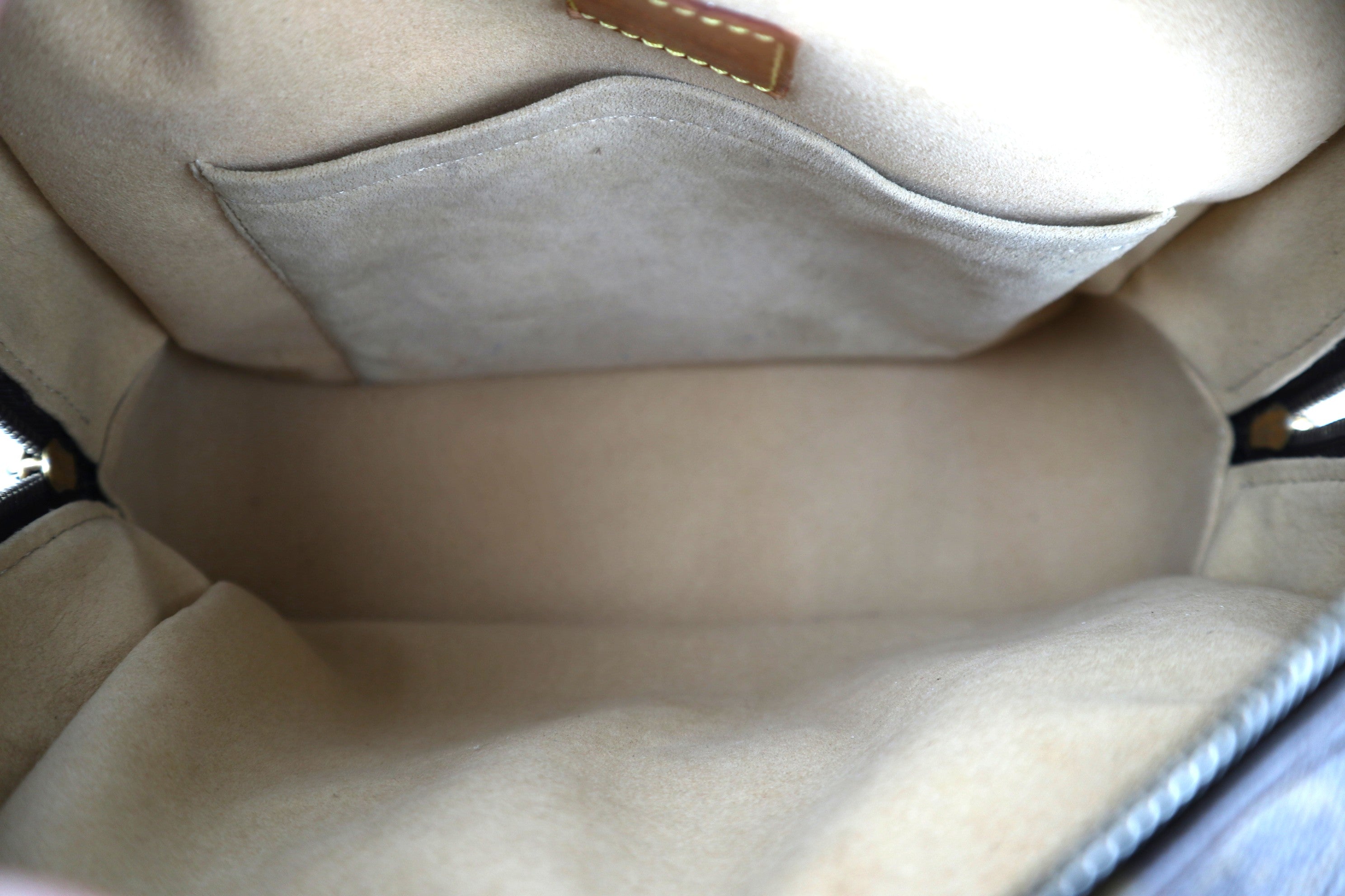 Louis Vuitton Monogram Manhattan PM Shoulder Bag C1566R | Pre-Owned Very Good Brown Monogram Canvas