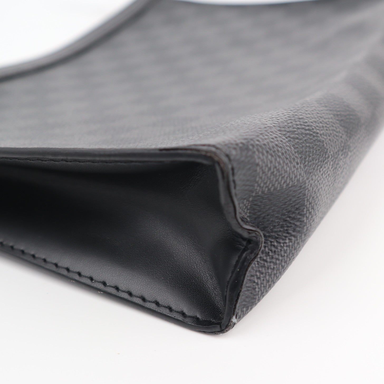 Louis Vuitton Damier Graphite Pochette Voyage MM Clutch Bag C1570 | Pre-Owned Excellent Black / Grey Damier Graphite Canvas