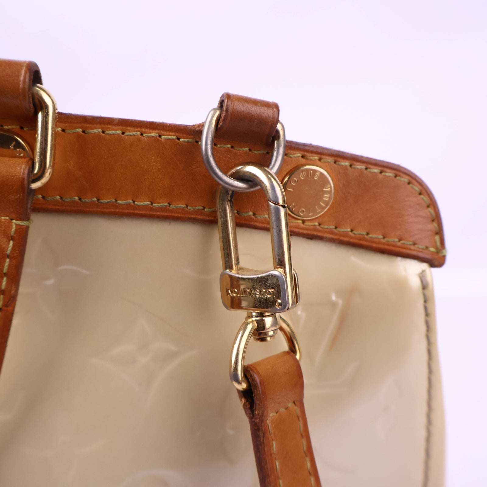 Louis Vuitton Beige Patent Leather Brea GM Top Handle Bag J3131 | Pre-Owned Very Good Beige Leather