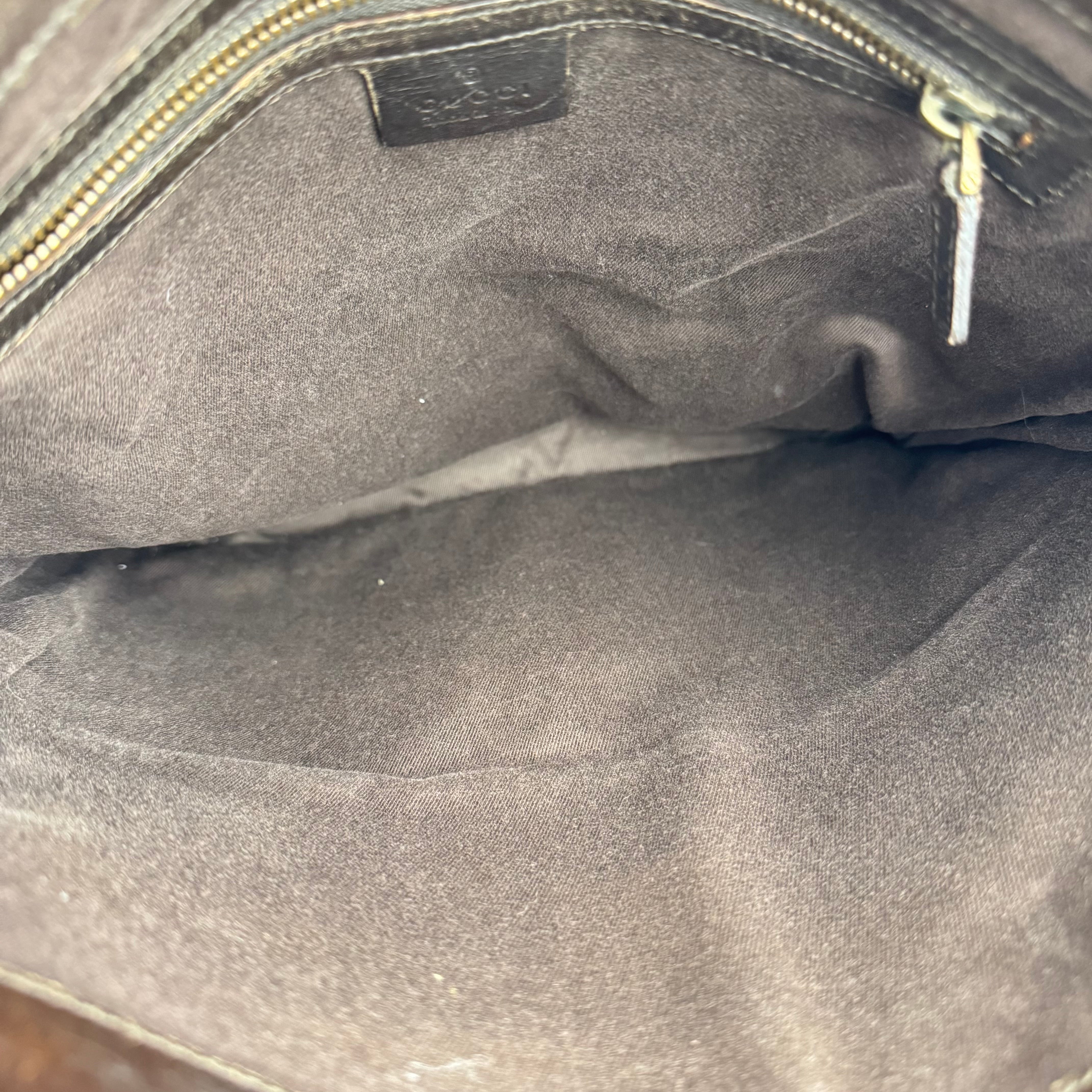 J1670 Gucci GG Canvas Crossbody Shoulder Bag- Pre Owned