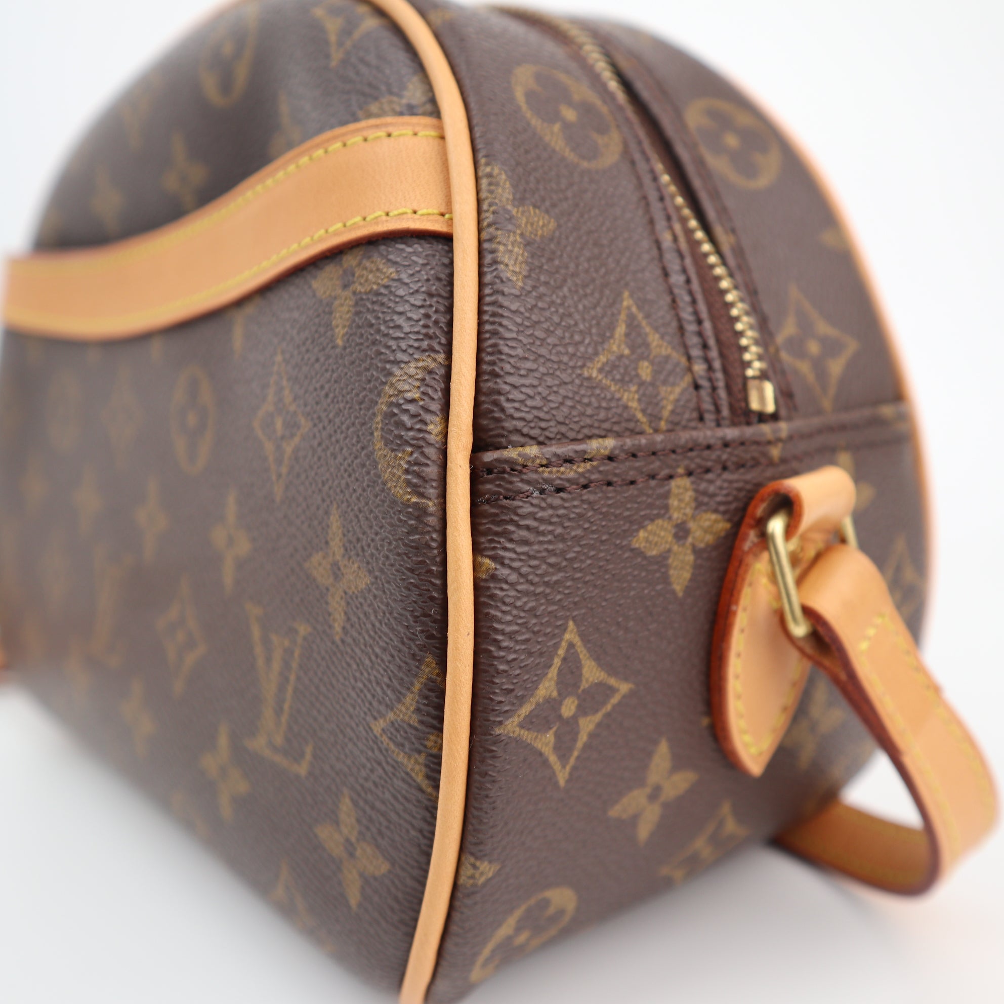 Louis Vuitton Monogram Blois Shoulder Bag C1585R | Pre-Owned Excellent Brown Monogram Canvas