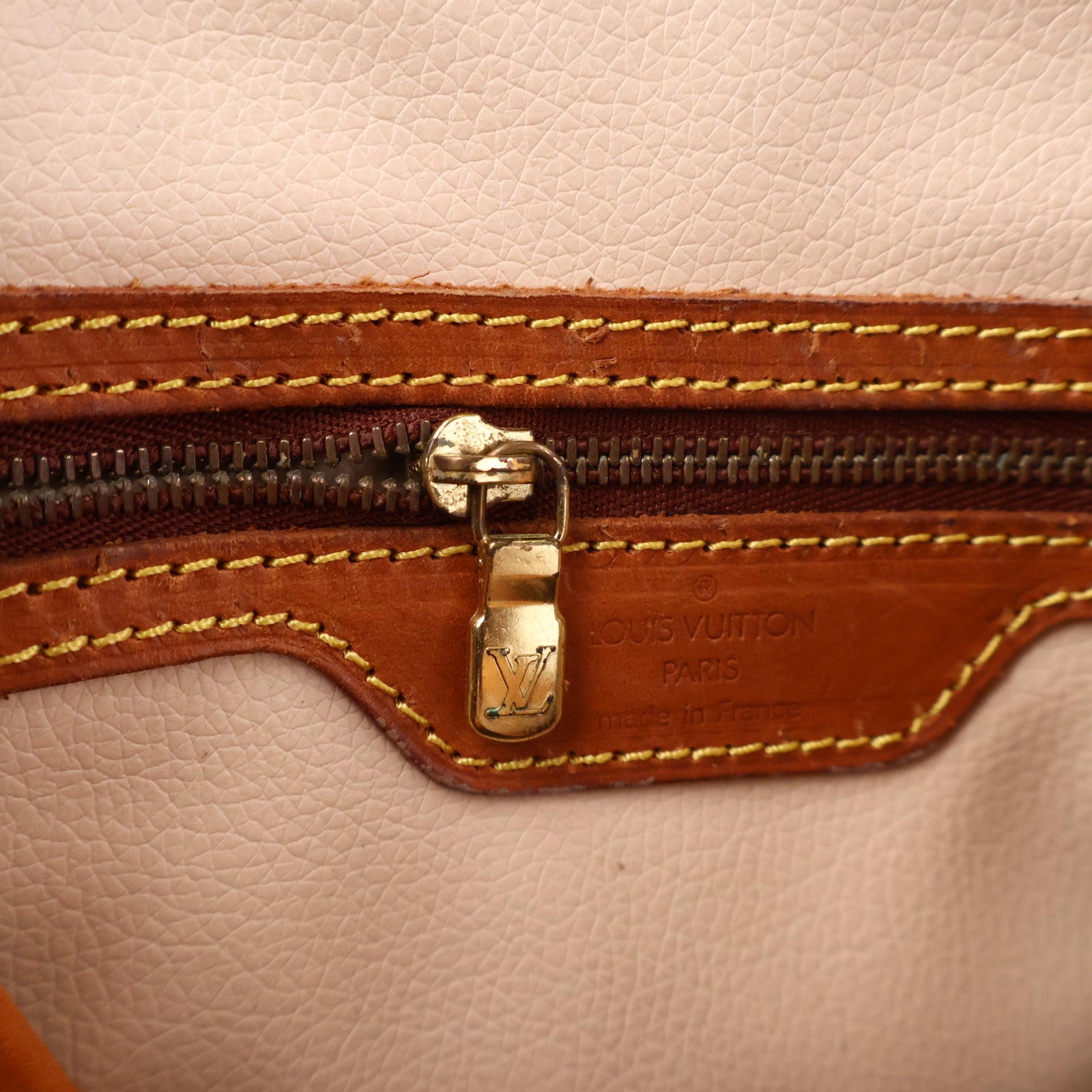 J3199R Louis Vuitton Bucket Bag Monogram GM Bucket | Pre-Owned Like New Brown Monogram Canvas