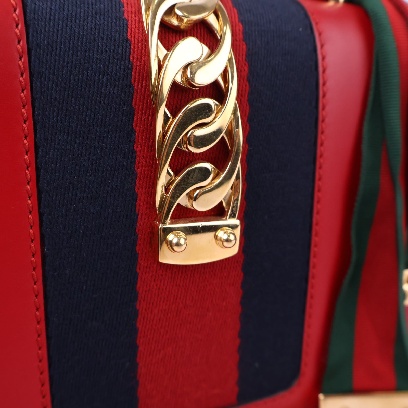 J3010 Gucci Shoulder Bag Sylvie Mini Chain Shoulder Bag | Pre-Owned Like New Leather