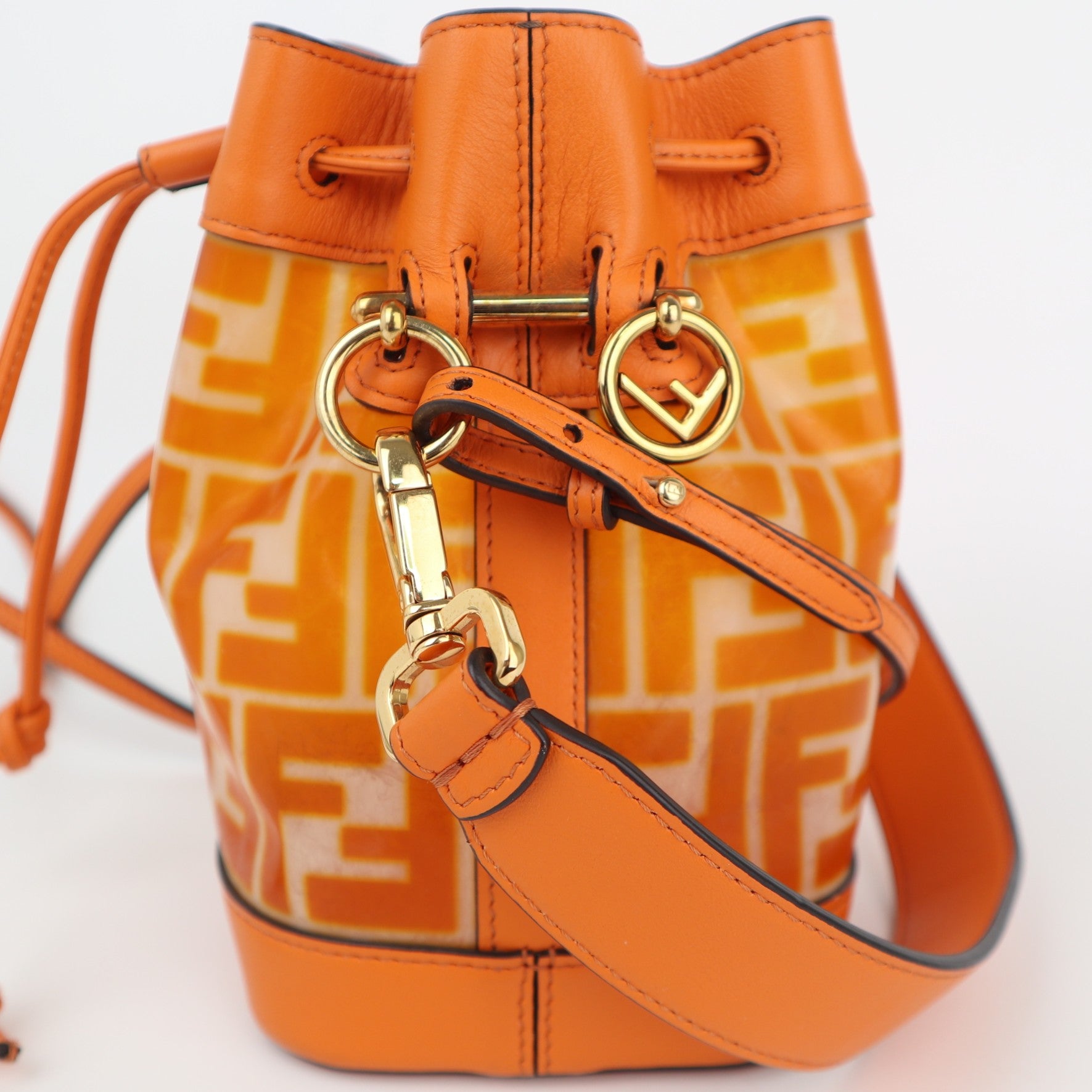 C2429 Fendi Bucket Bag Mon Tresor Mini | Pre-Owned Very Good Leather