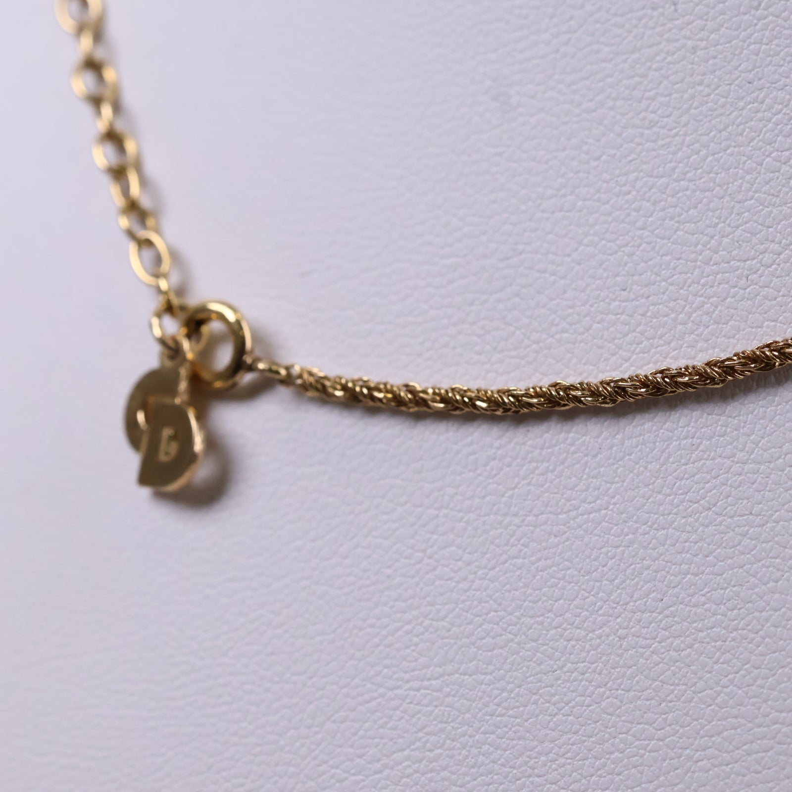 J3225 Christian Dior Necklace 1980s Flower Pearl Crystal Necklace | Pre-Owned Like New Gold-tone, White Floral Metal, Faux Pearl, Crystal