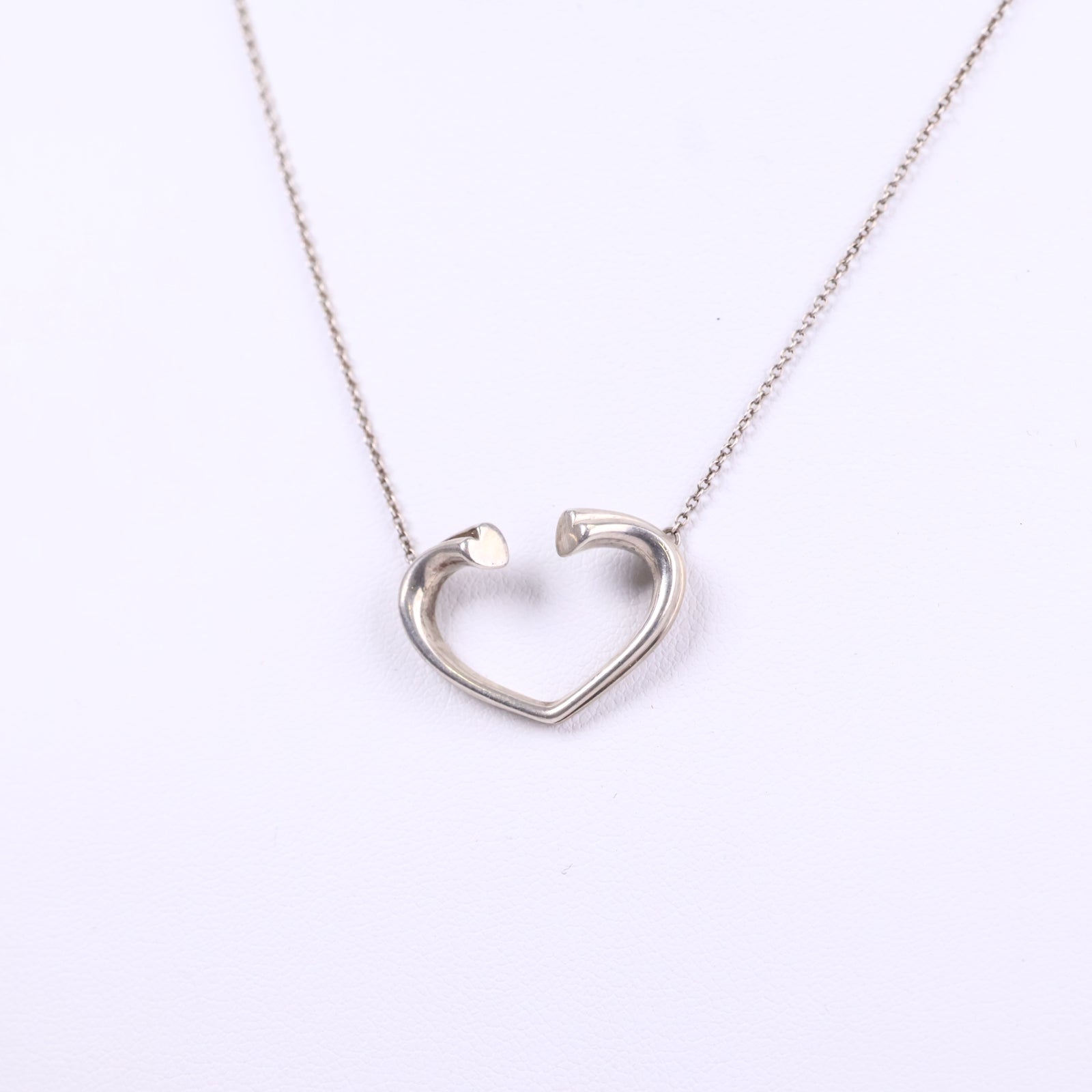 J3018 Tiffany & Co. Pendant Necklace Paloma Picasso Tenderness Heart Necklace | Pre-Owned Excellent Silver Heart Metal
