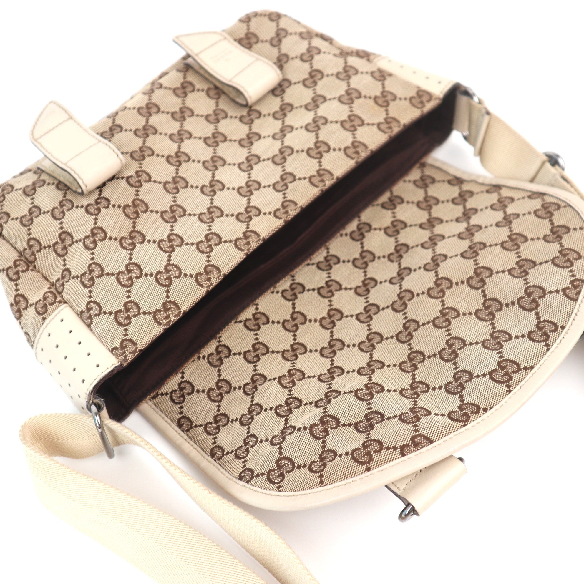 C1043 Gucci GG Canvas Crossbody - Pre Owned