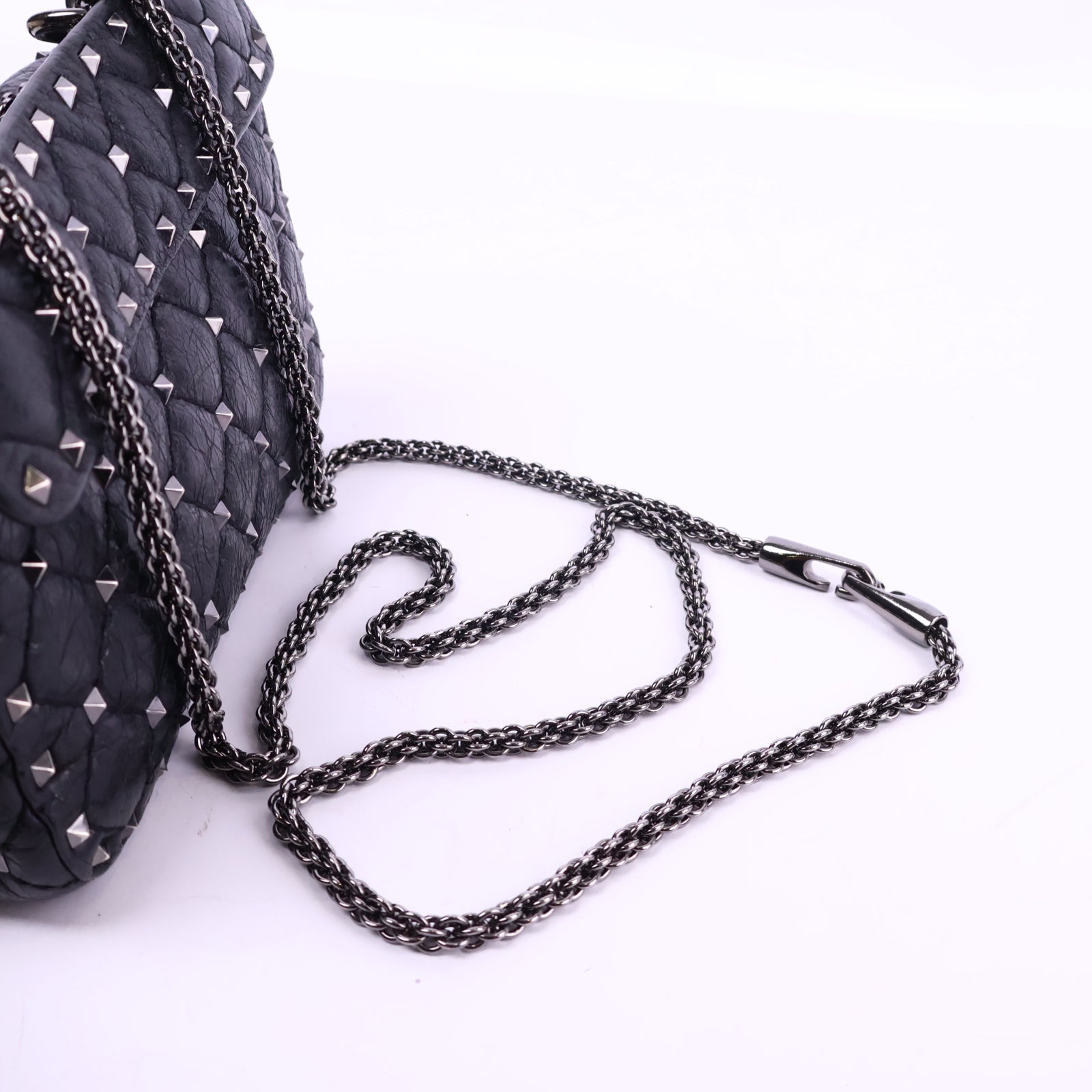 J3002 Valentino Crossbody Bag Rockstud Spike Crossbody Bag | Pre-Owned Like New leather