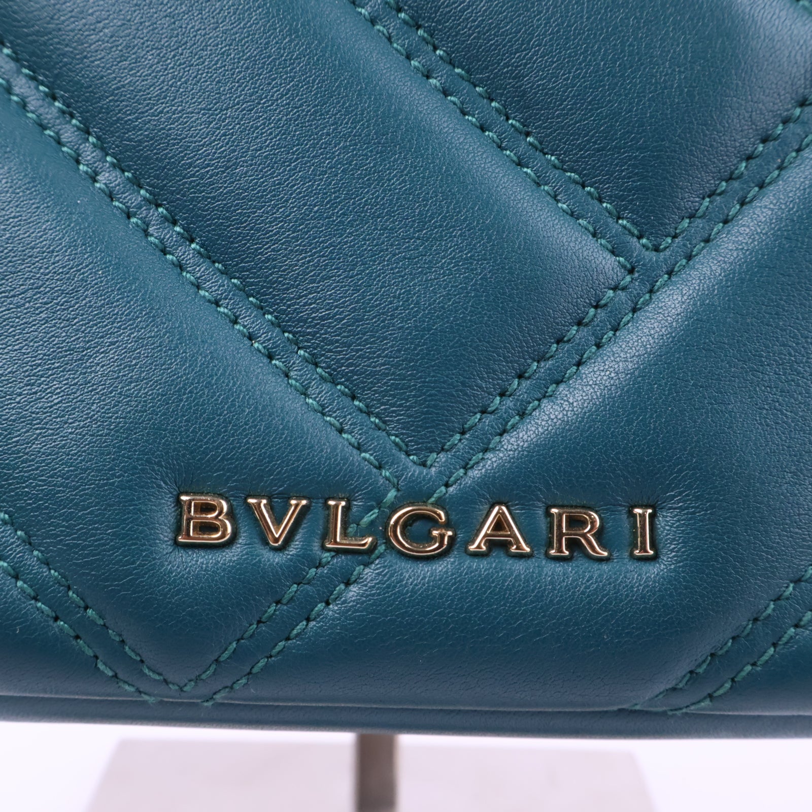 J2935 Bulgari Crossbody Bag Serpenti Cabochon Maxi Chain Mini | Pre-Owned Leather Plain