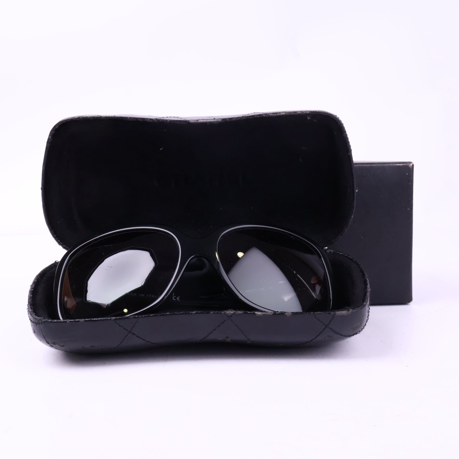 J2977 Chanel Sunglasses CC Bow Sunglasses | Pre-Owned Neutral Acetate