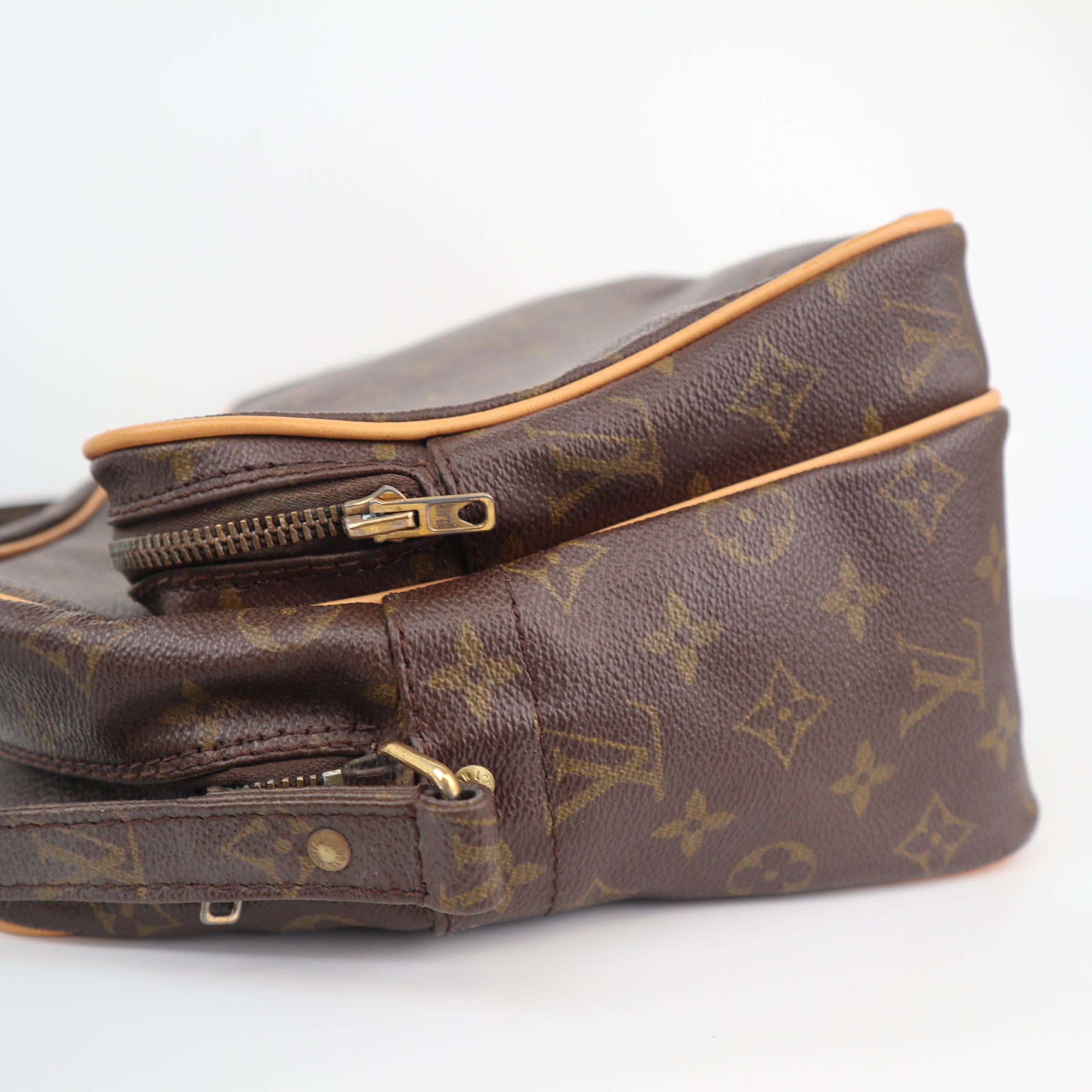 Louis Vuitton Monogram Reporter GM Shoulder Bag C1645R | Pre-Owned Very Good Brown Monogram Canvas